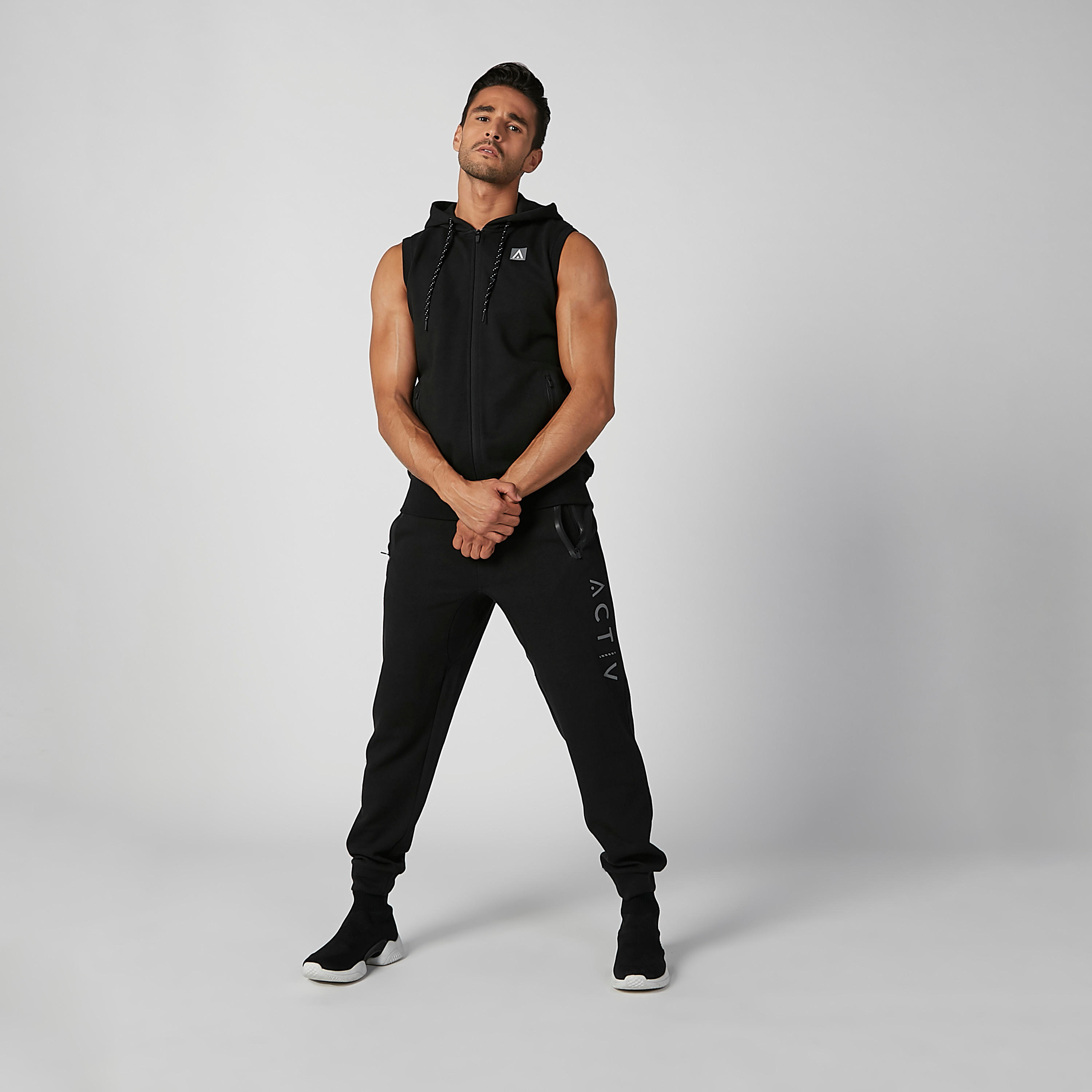 بنطلون رياضي برباط وجيوب وطبعات-men-clothing-bottoms-joggers-image-2
