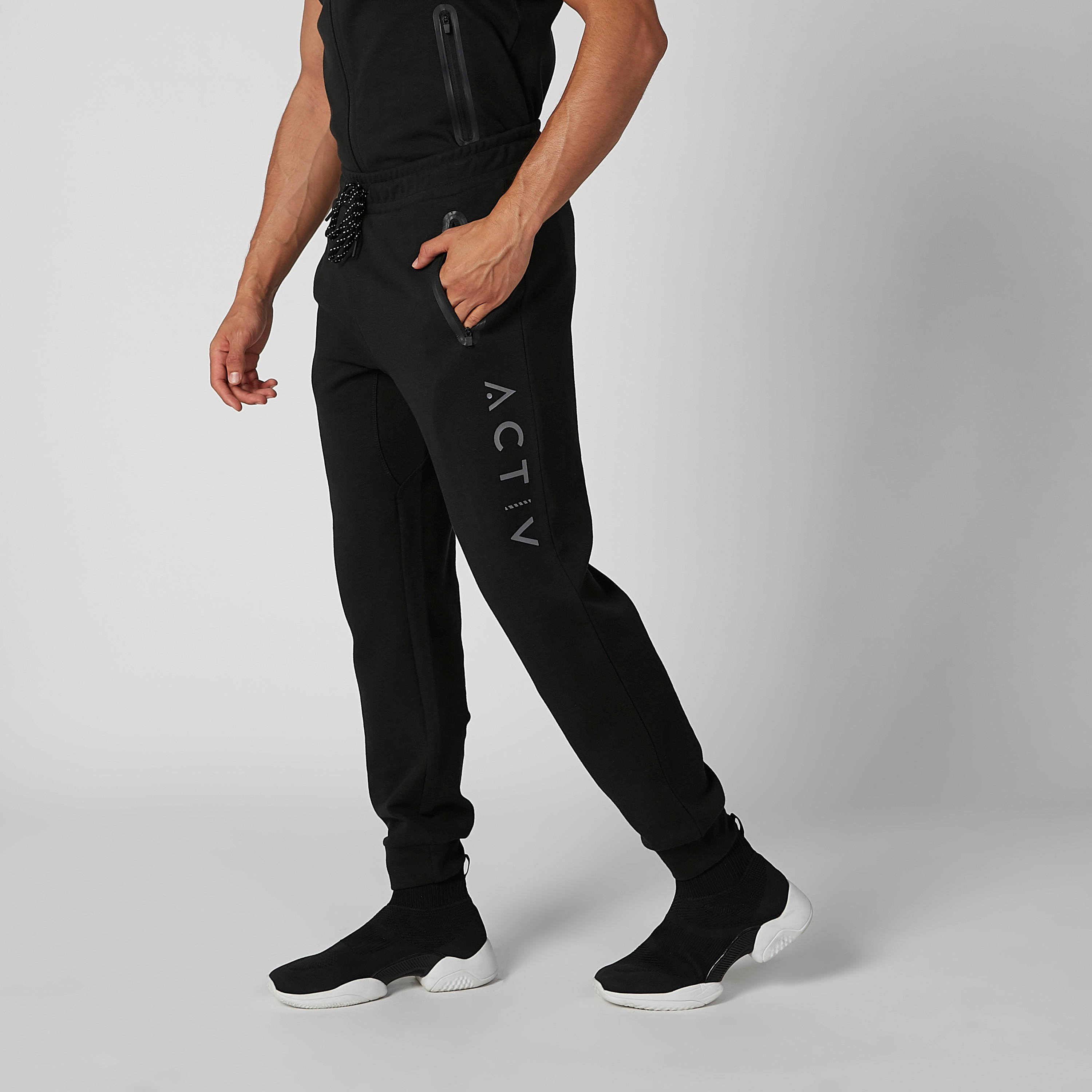 بنطلون رياضي برباط وجيوب وطبعات-men-clothing-bottoms-joggers-image-1
