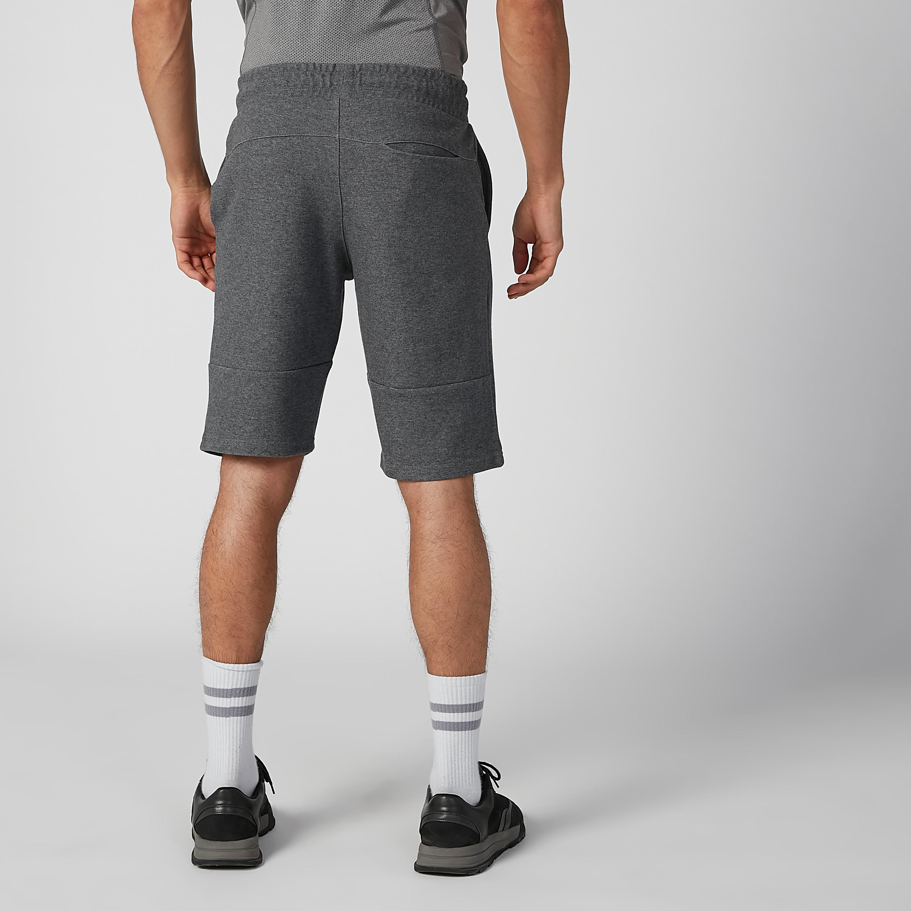 شورت برباط وجيوب وطبعات-men-clothing-sportswearandactivewear-bottoms-image-1