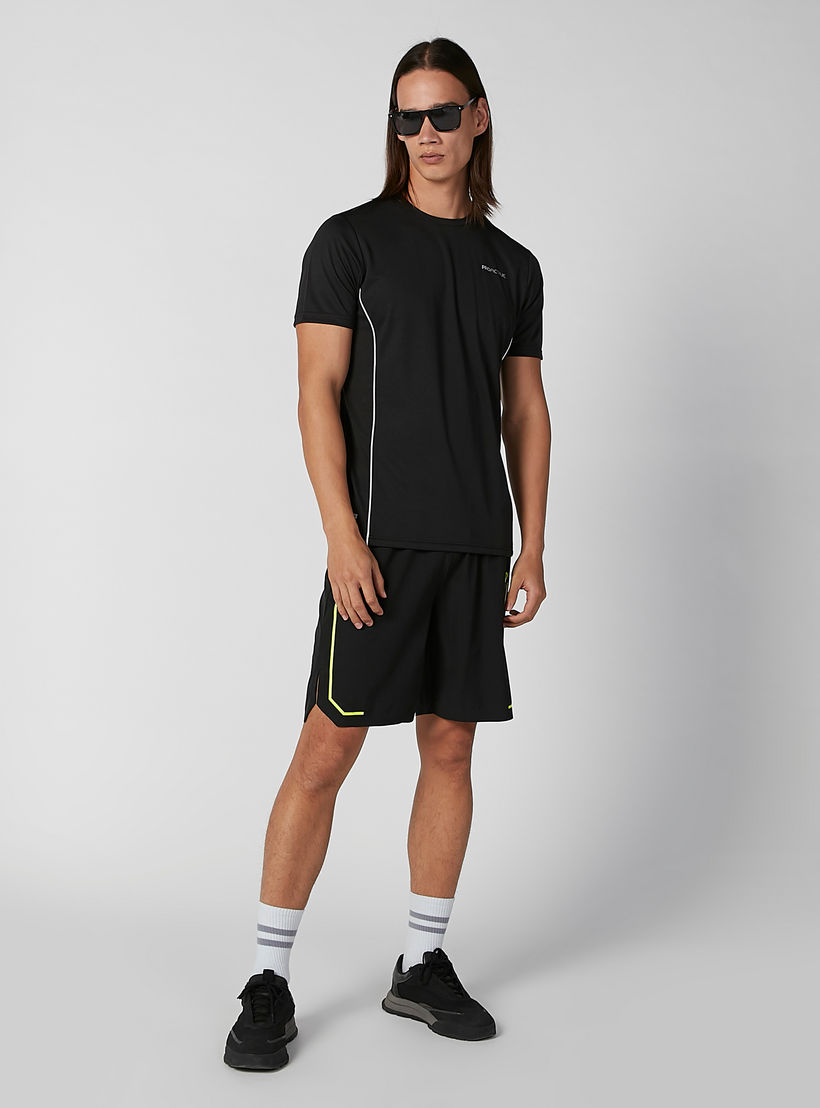 شورت بخصر مطاطي وجيوب وطبعات-men-clothing-sportswearandactivewear-bottoms-image-2