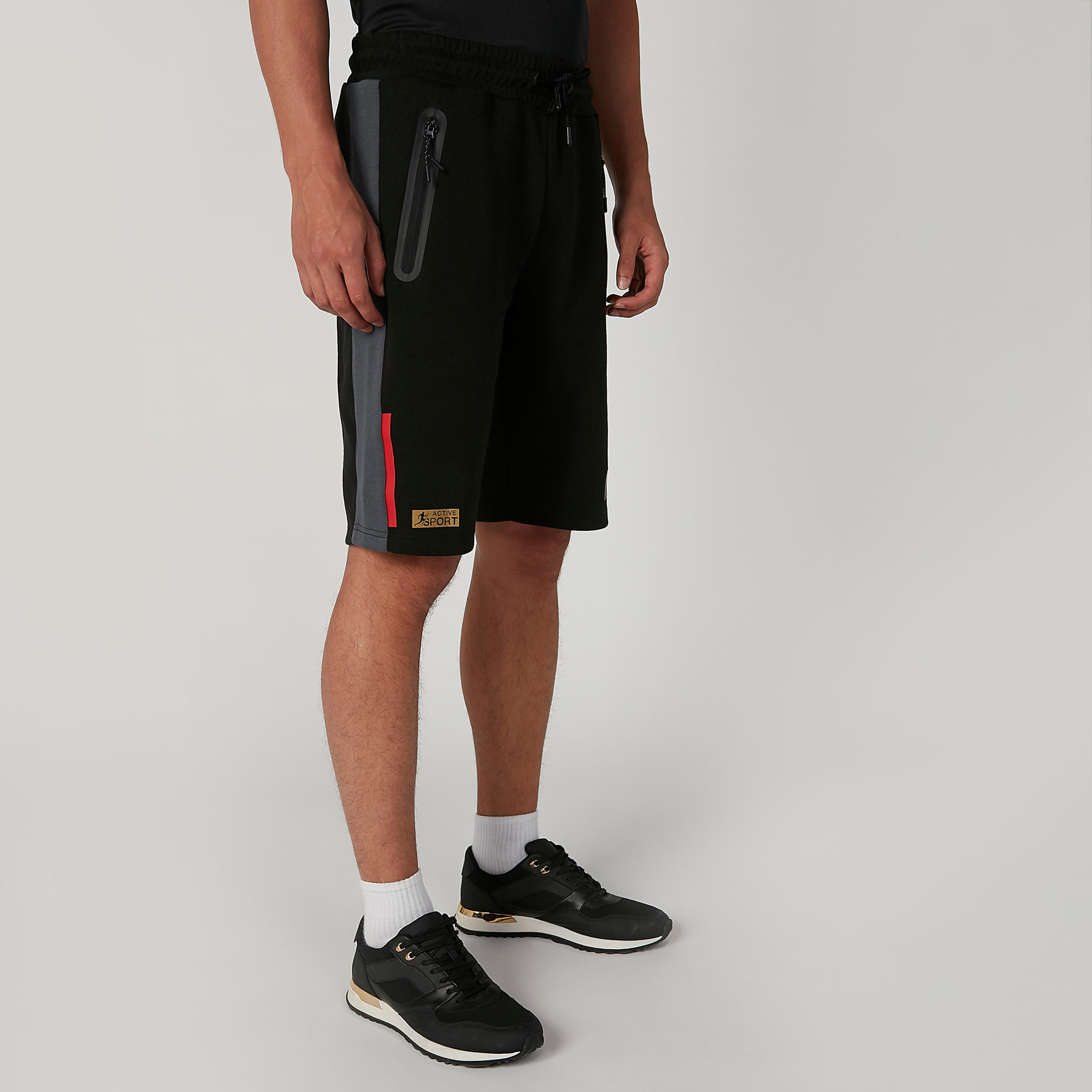 شورت برباط وجيوب وطبعات-men-clothing-sportswearandactivewear-bottoms-image-5