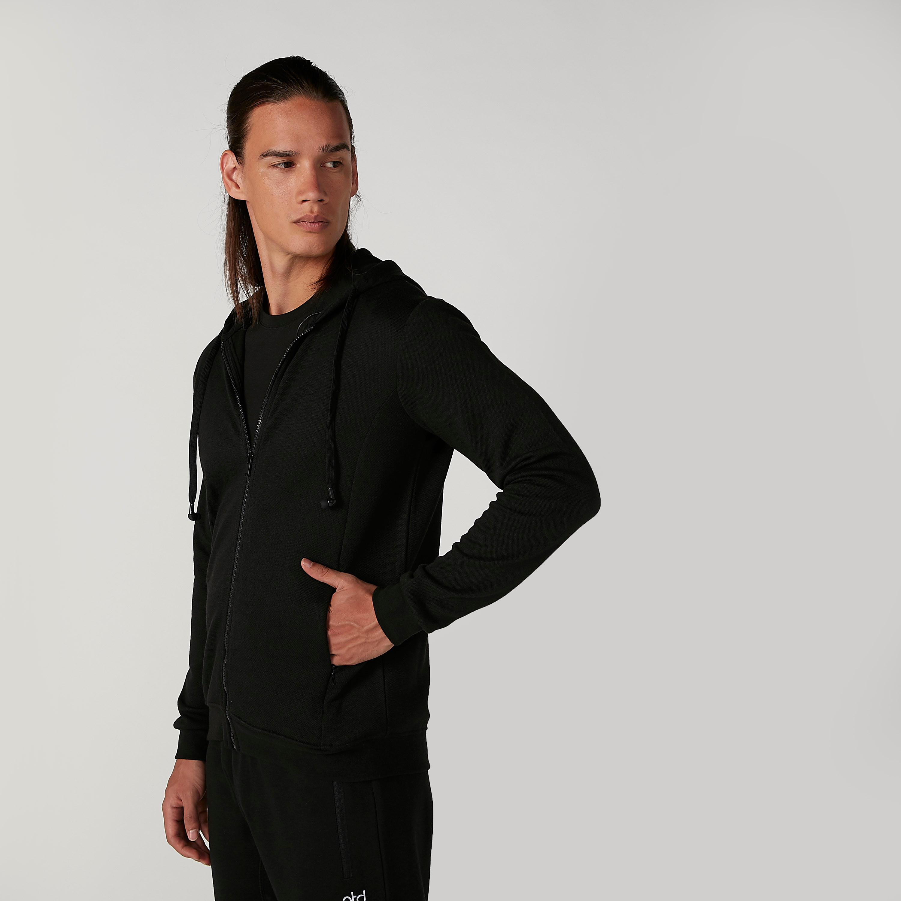 هودي مستدام بسحّاب إغلاق وسمّاعات أذن مدمجة -men-winterwear-hoodiesandsweatshirts-image-1