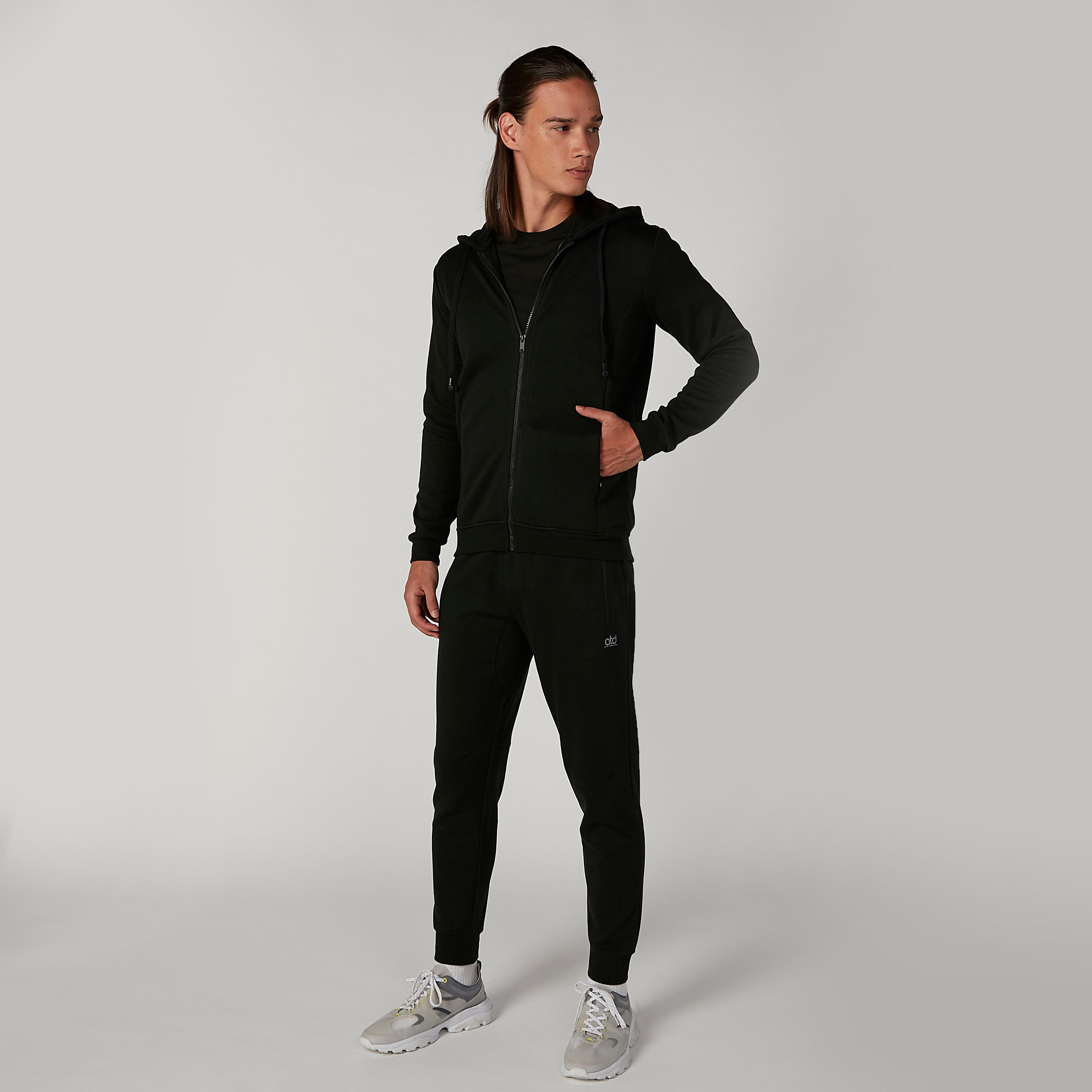 هودي مستدام بسحّاب إغلاق وسمّاعات أذن مدمجة -men-winterwear-hoodiesandsweatshirts-image-2