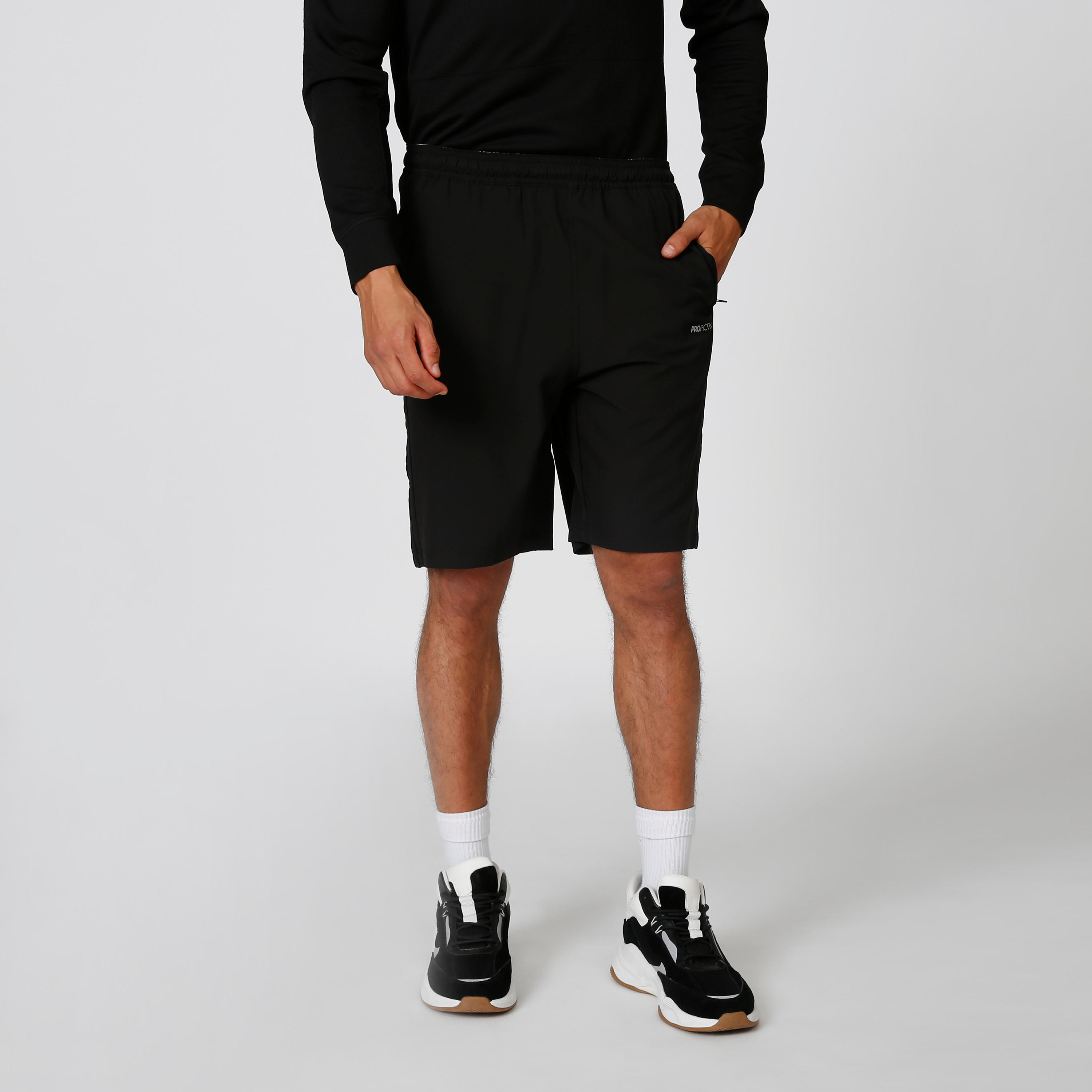شورت  مستدام سادة بخصر مطاطي وجيوب -men-clothing-sportswearandactivewear-bottoms-image-2