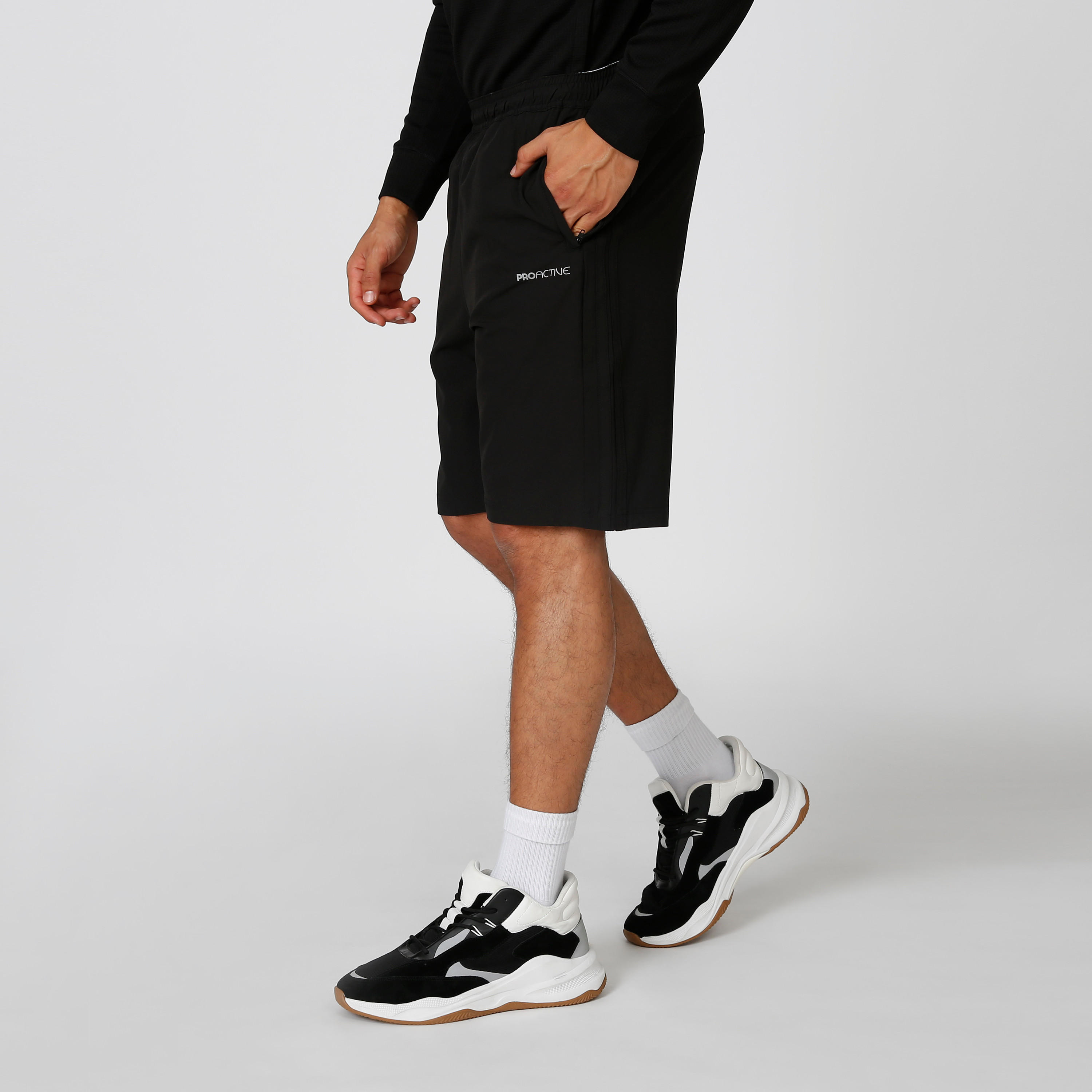 شورت  مستدام سادة بخصر مطاطي وجيوب -men-clothing-sportswearandactivewear-bottoms-image-1