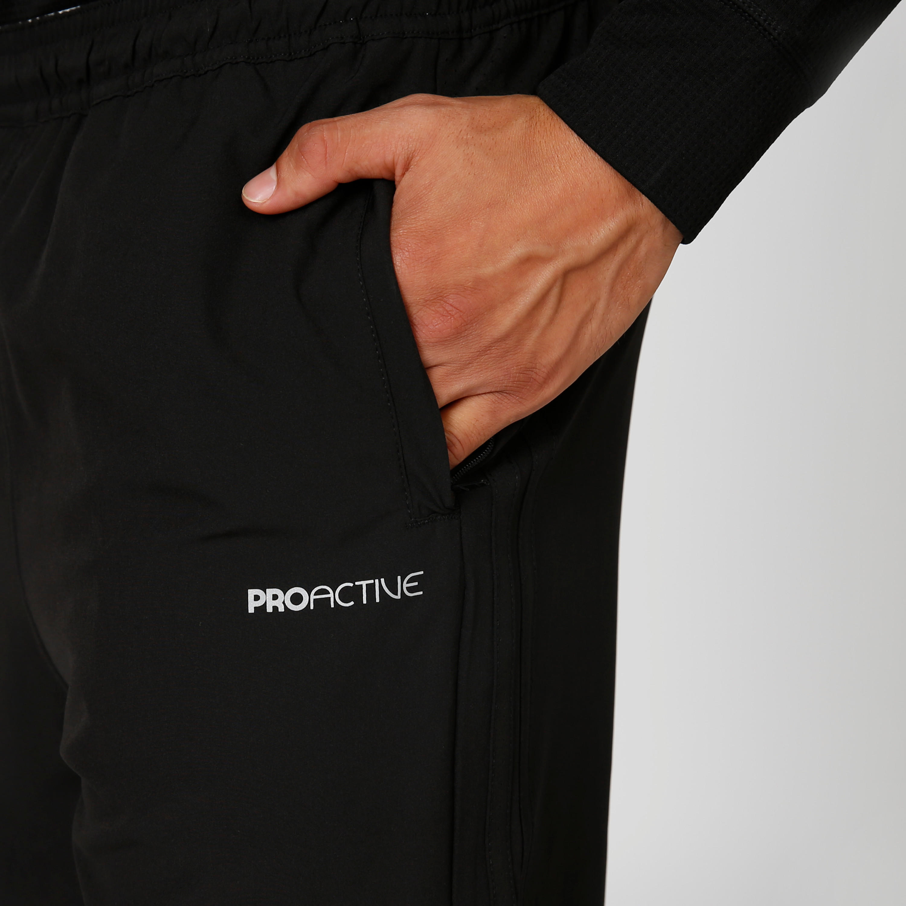 شورت  مستدام سادة بخصر مطاطي وجيوب -men-clothing-sportswearandactivewear-bottoms-image-4
