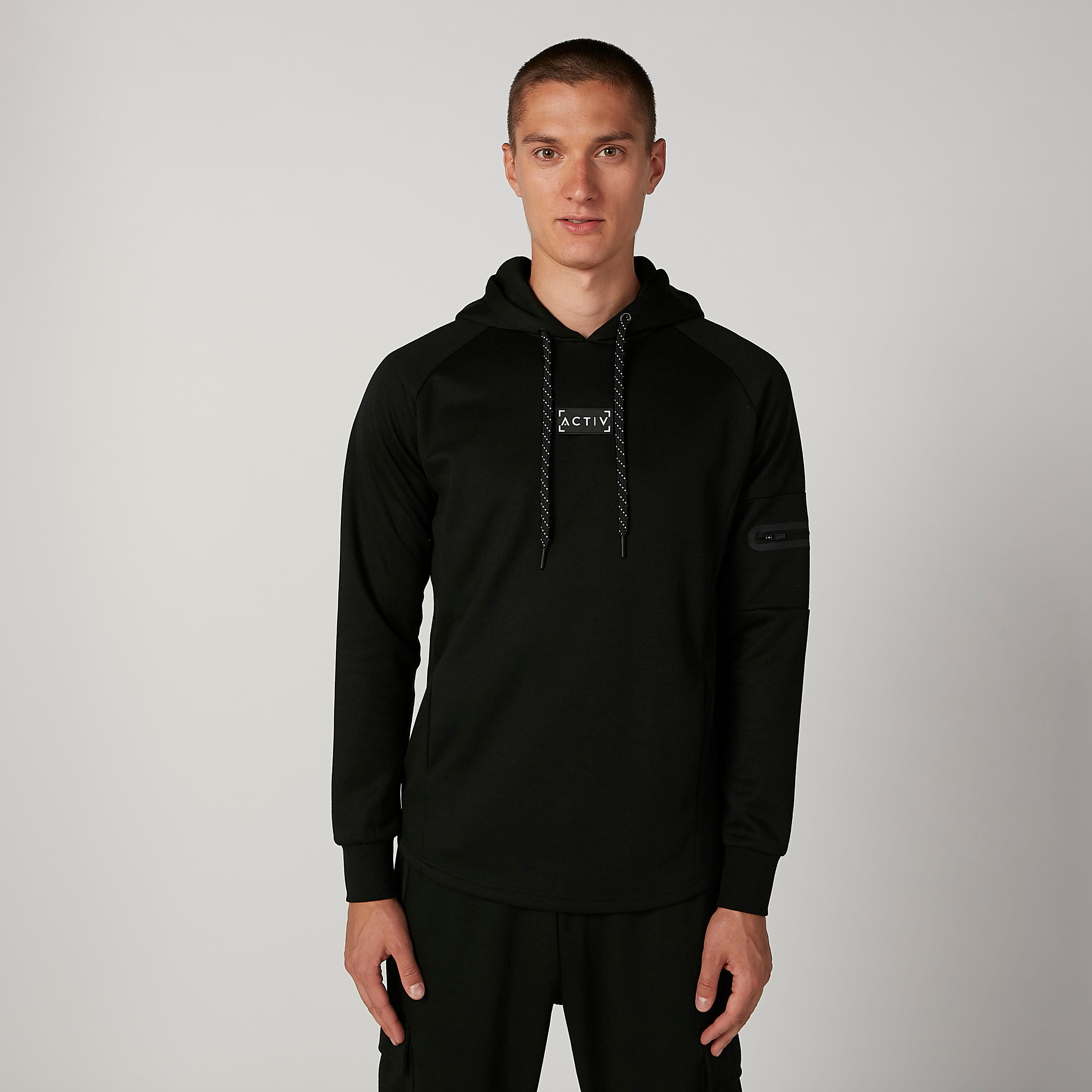 سويت شيرت مستدام سادة بقبعة وسحّاب -men-winterwear-hoodiesandsweatshirts-image-1