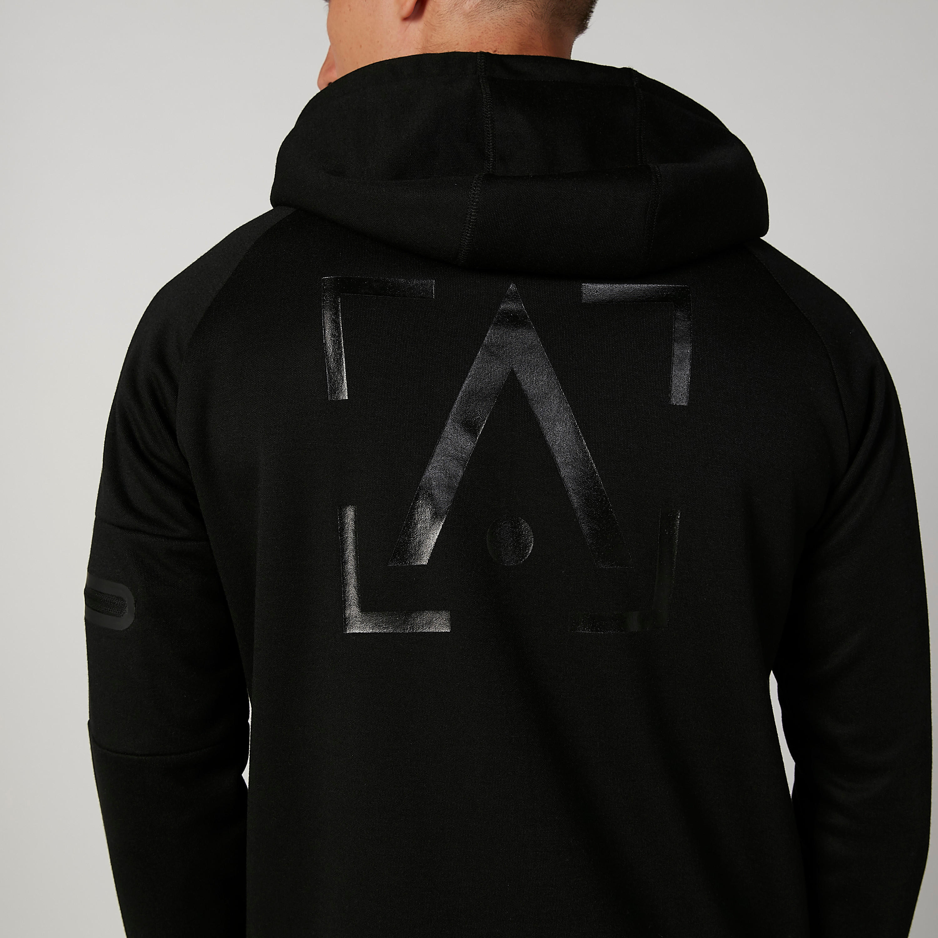 سويت شيرت مستدام سادة بقبعة وسحّاب -men-winterwear-hoodiesandsweatshirts-image-7
