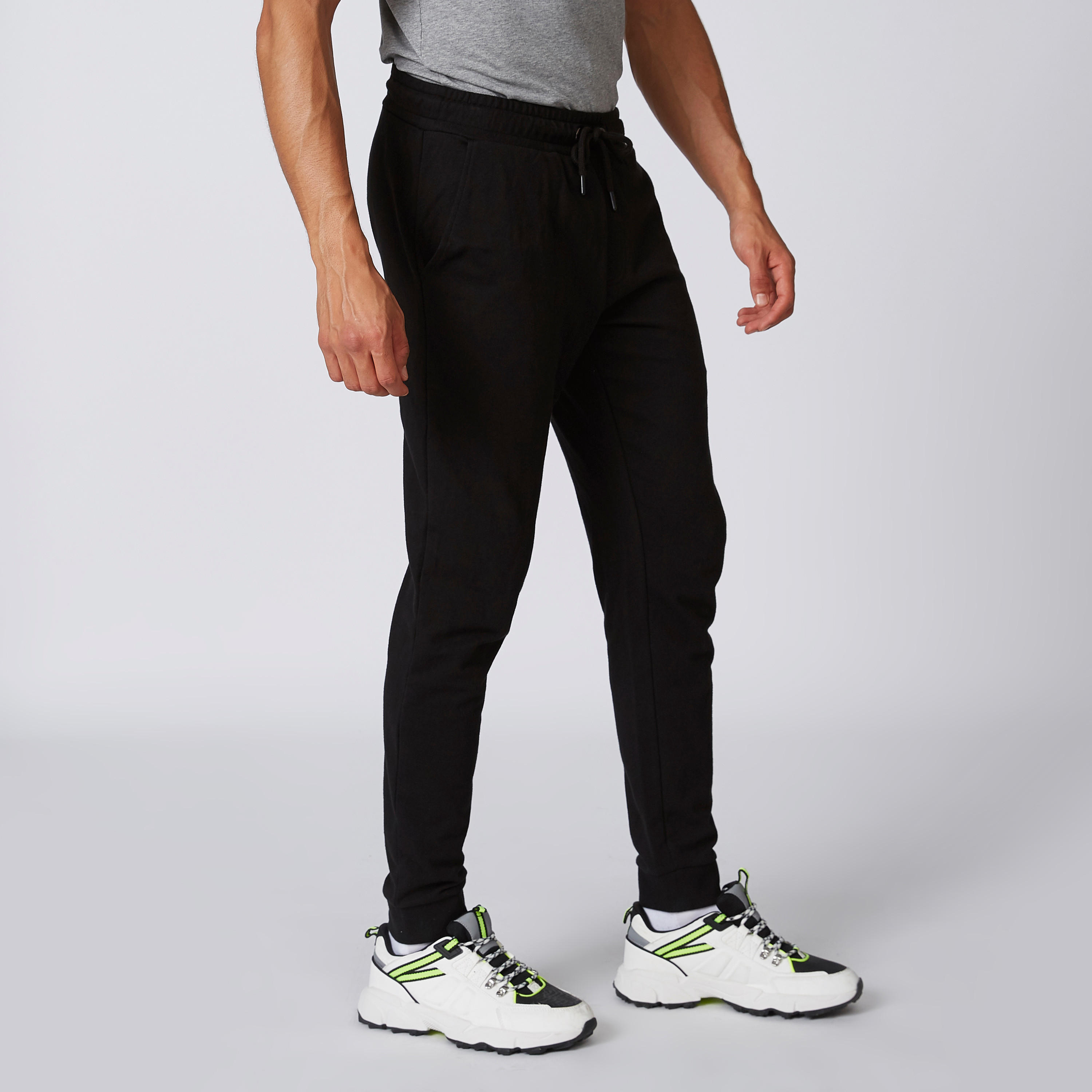 بنطلون رياضي مستدامة سادة طويل بجيوب-men-clothing-sportswearandactivewear-bottoms-image-1