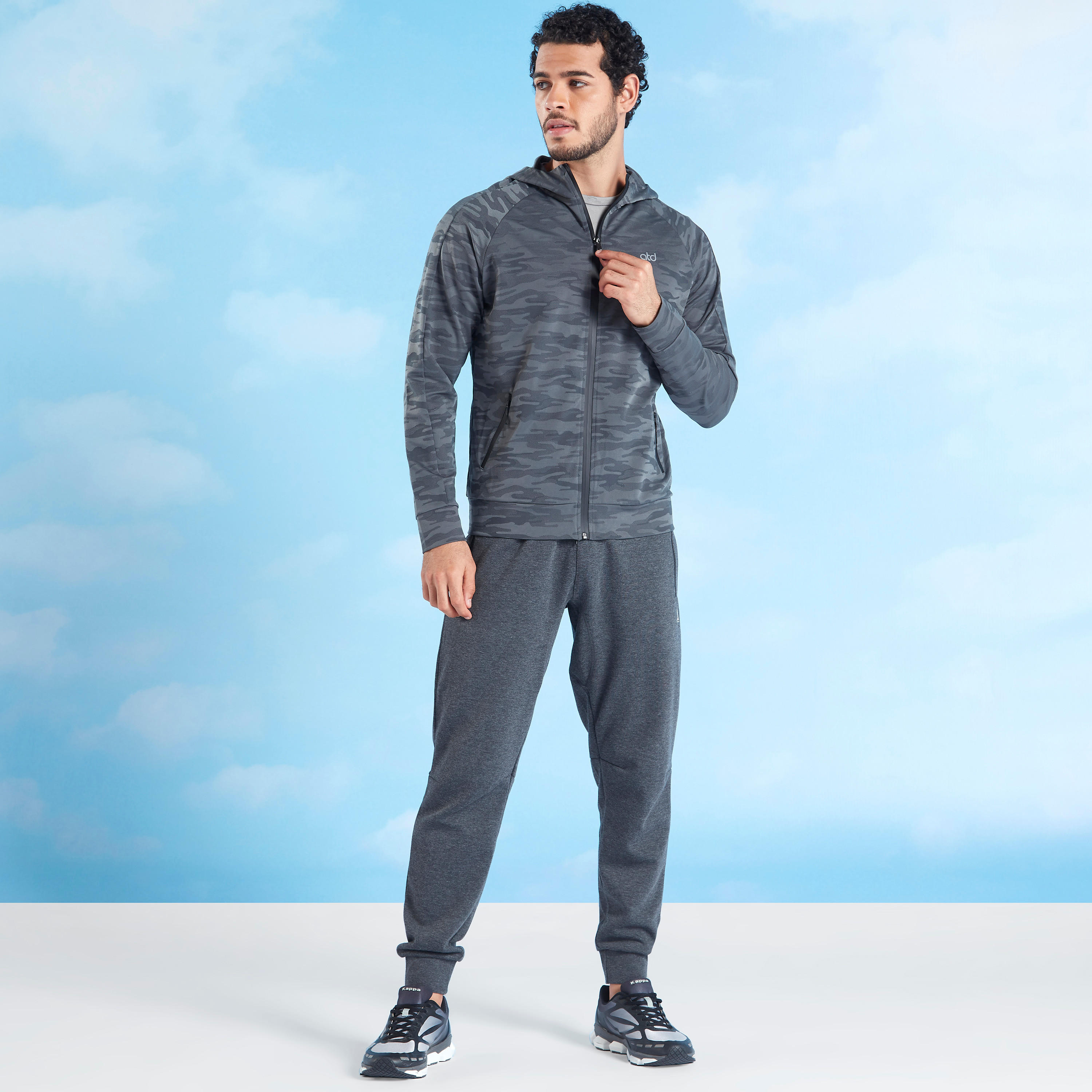 جاكيت بأكمام طويلة وقبعة وطبعات-men-clothing-jacketsandblazers-jackets-image-2
