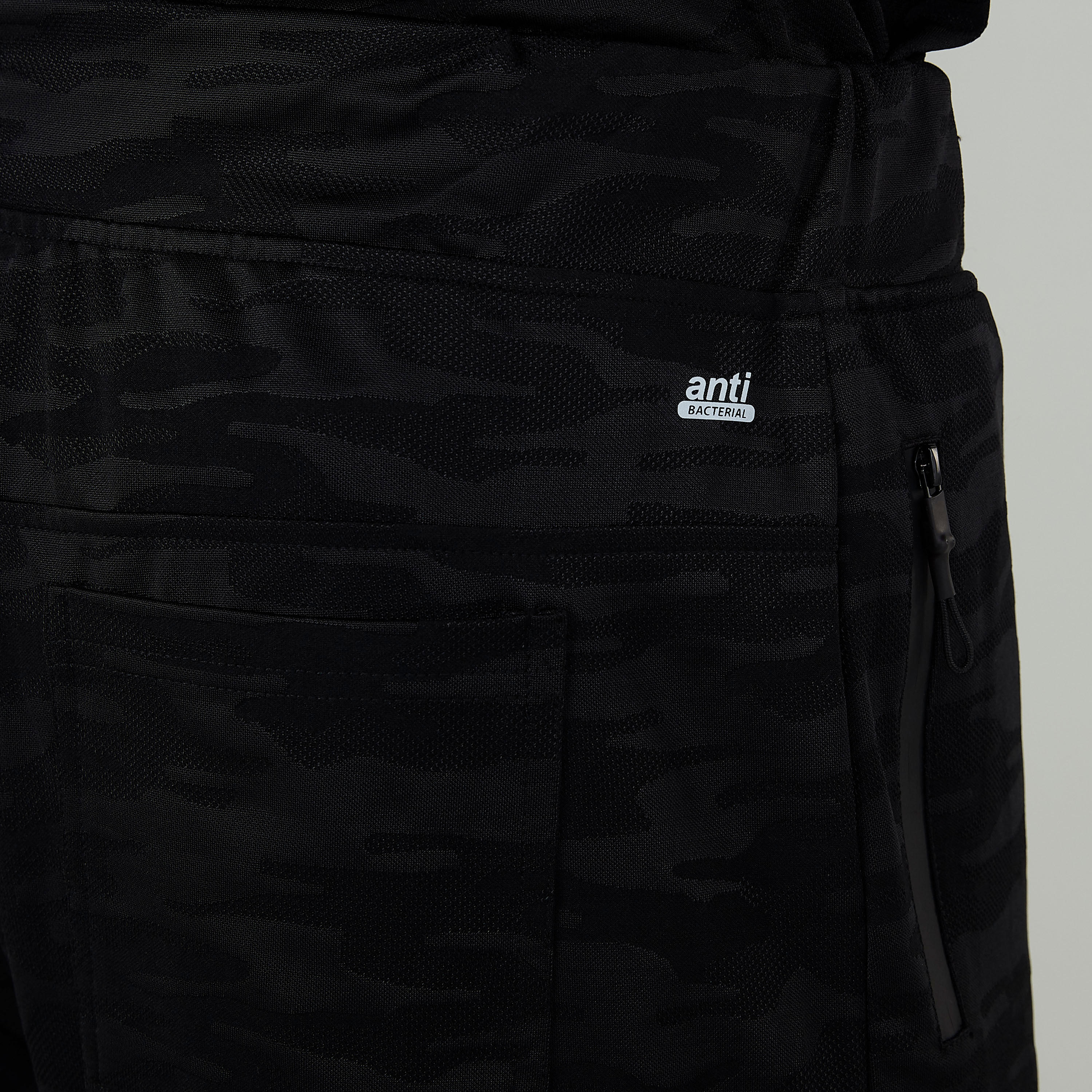 بنطلون رياضي طويل برباط وجيوب وطبعات-men-clothing-sportswearandactivewear-bottoms-image-3