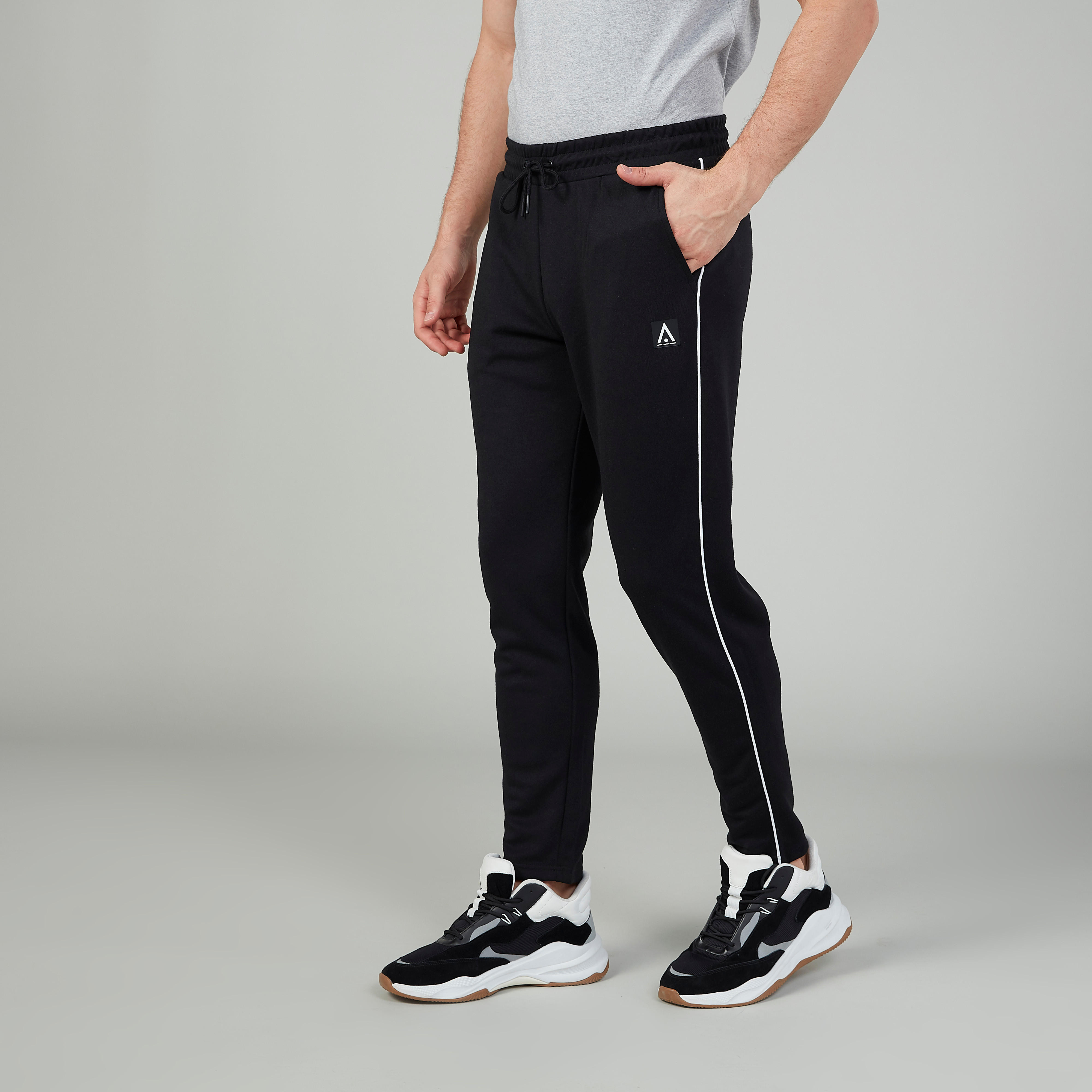 شورت مستدام سادة برباط وجيوب-men-clothing-sportswearandactivewear-bottoms-image-5