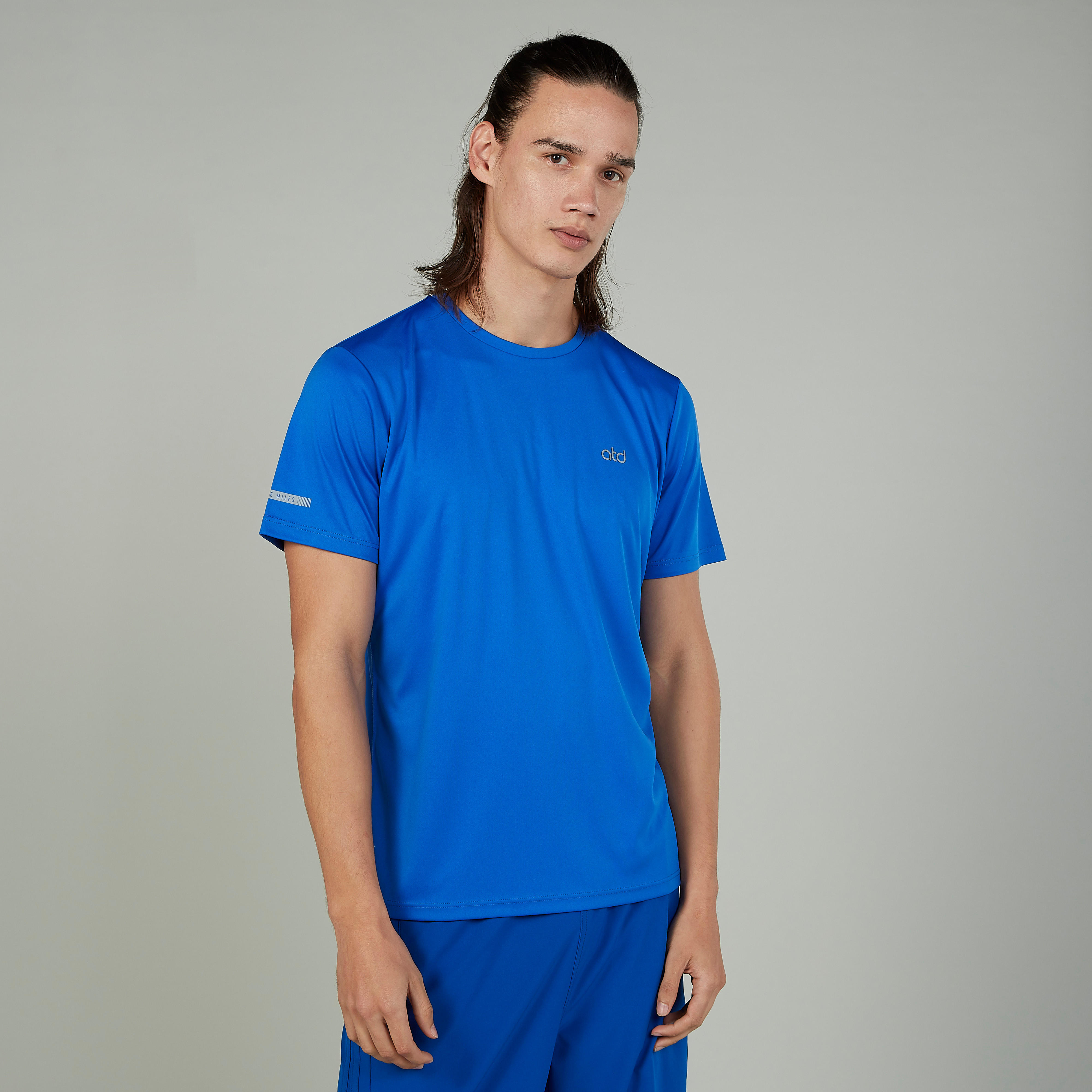 Plain T-shirt with Round Neck and Short Sleeves-men-clothing-sportswearandactivewear-tshirtsandpolos-image-1