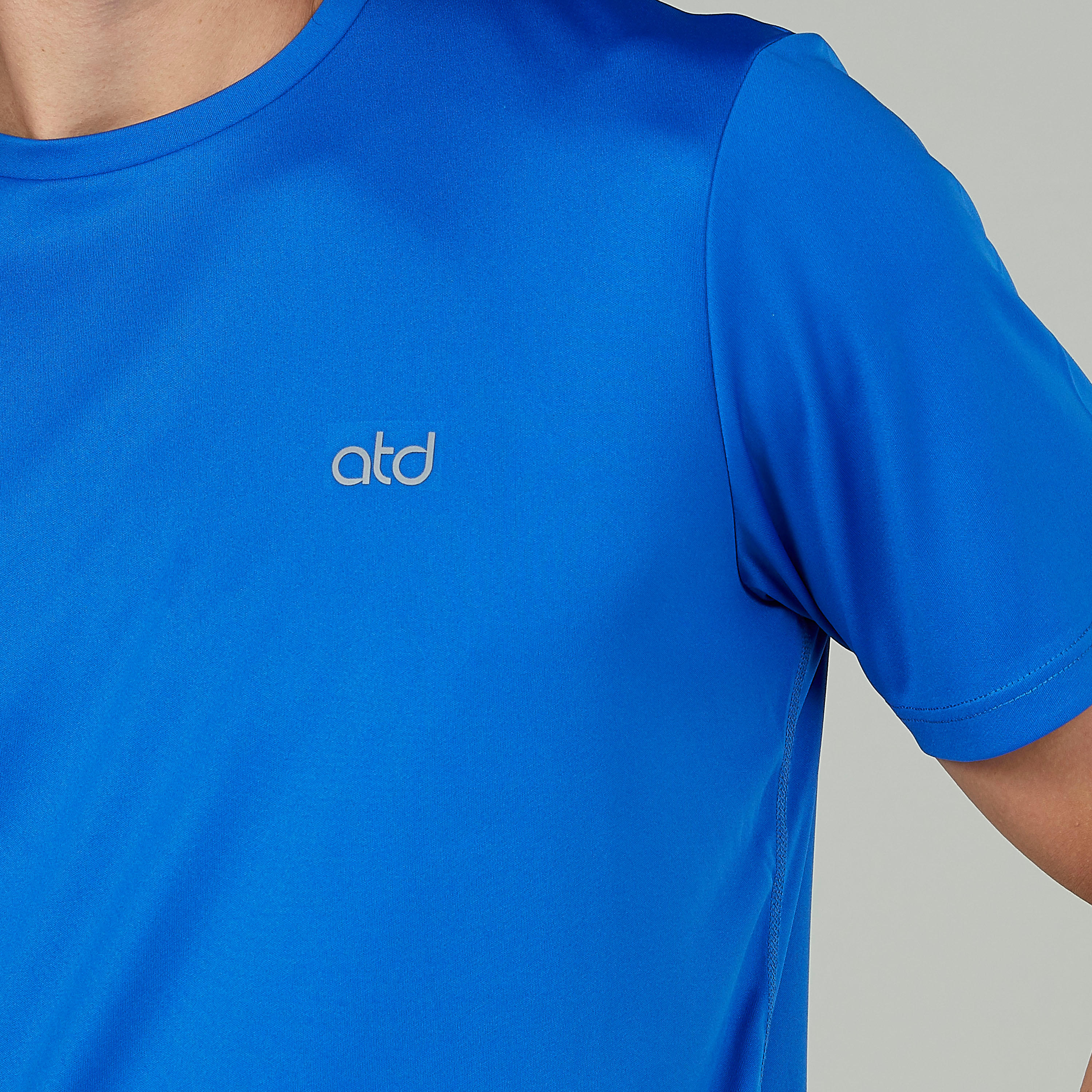 Plain T-shirt with Round Neck and Short Sleeves-men-clothing-sportswearandactivewear-tshirtsandpolos-image-3