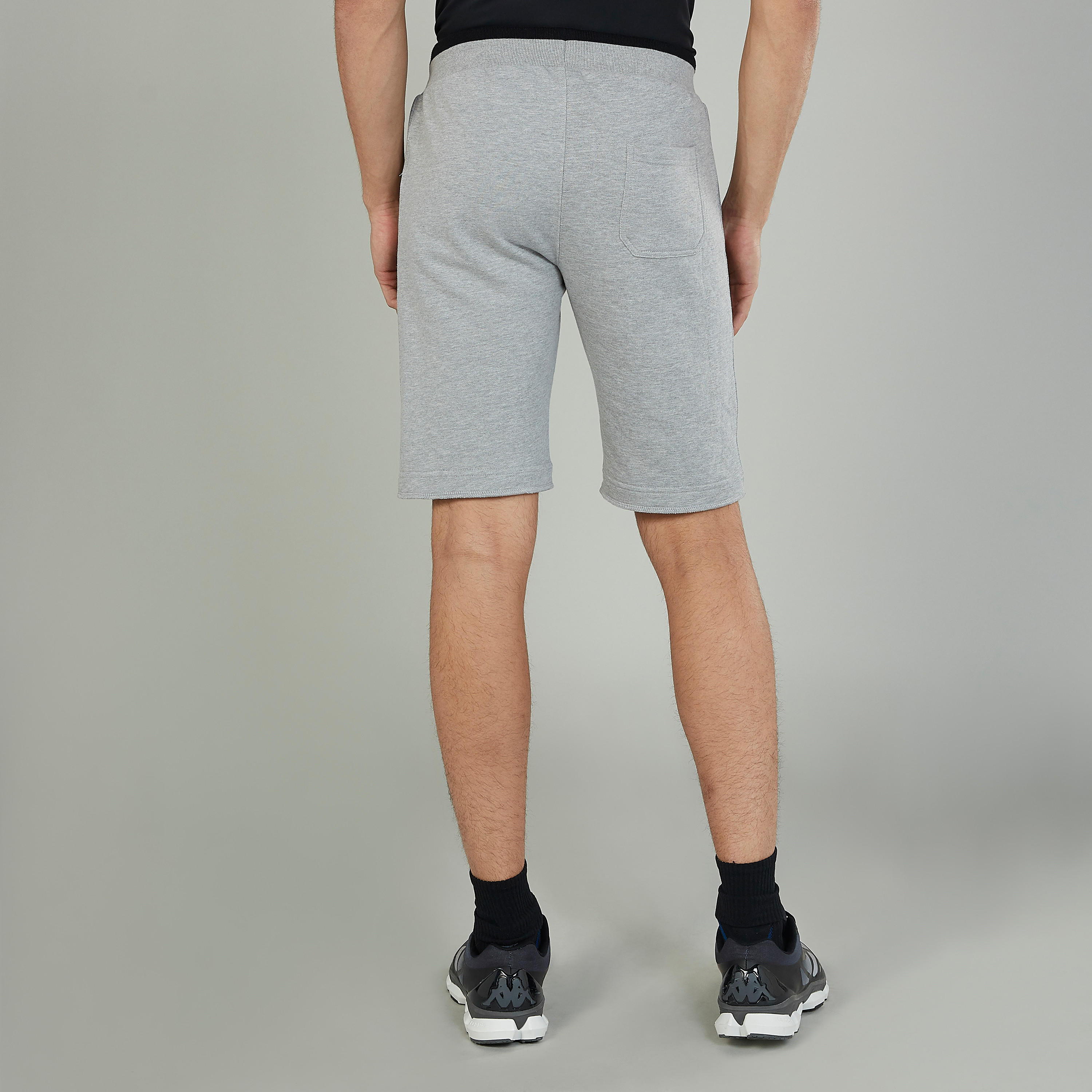 شورت بخصر مطاطي وجيوب وطبعات-men-clothing-sportswearandactivewear-bottoms-image-4