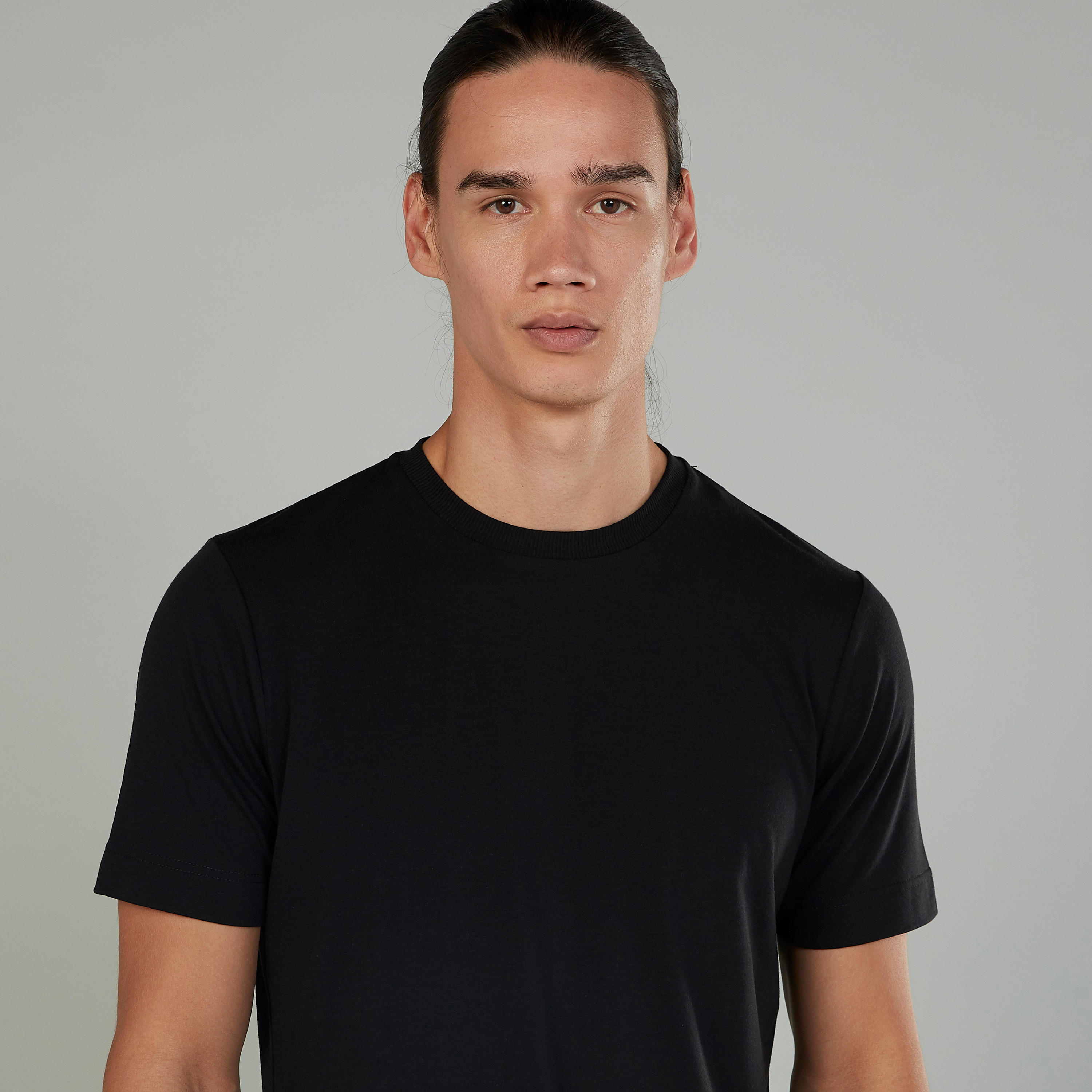 Plain T-shirt with Crew Neck and Short Sleeves-men-clothing-sportswearandactivewear-tshirtsandpolos-image-3