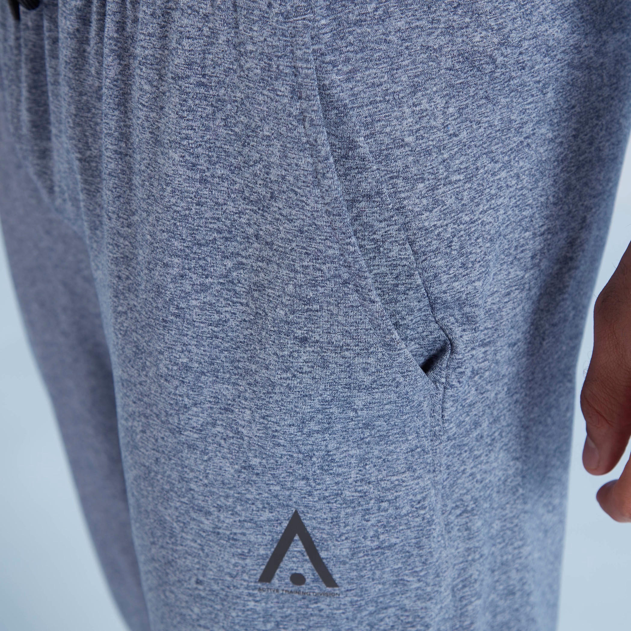 بنطلون رياضي طويل سادة بتفاصيل رباط وجيوب-men-clothing-sportswearandactivewear-bottoms-image-4