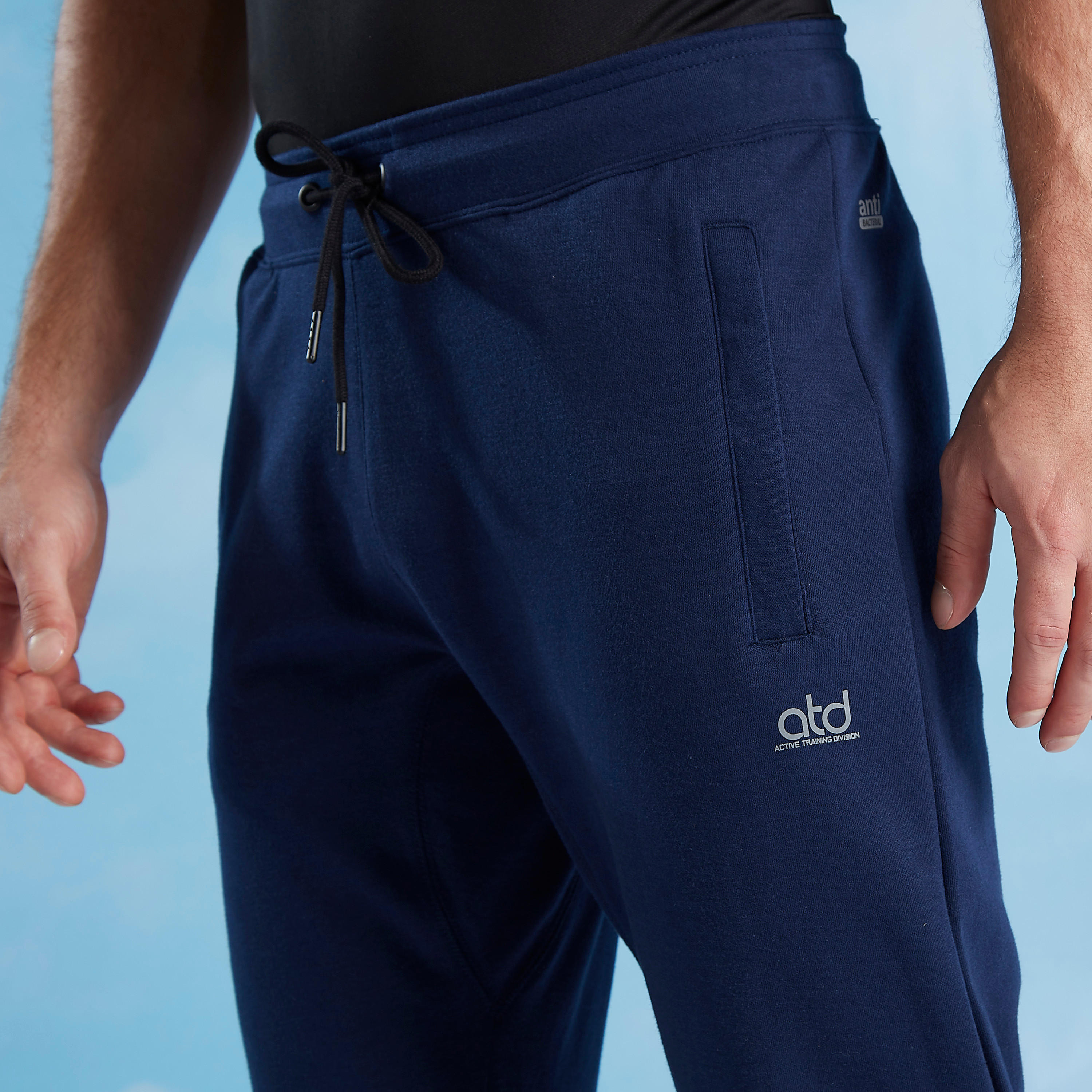 بنطلون سادة برباط وجيوب-men-clothing-sportswearandactivewear-bottoms-image-2