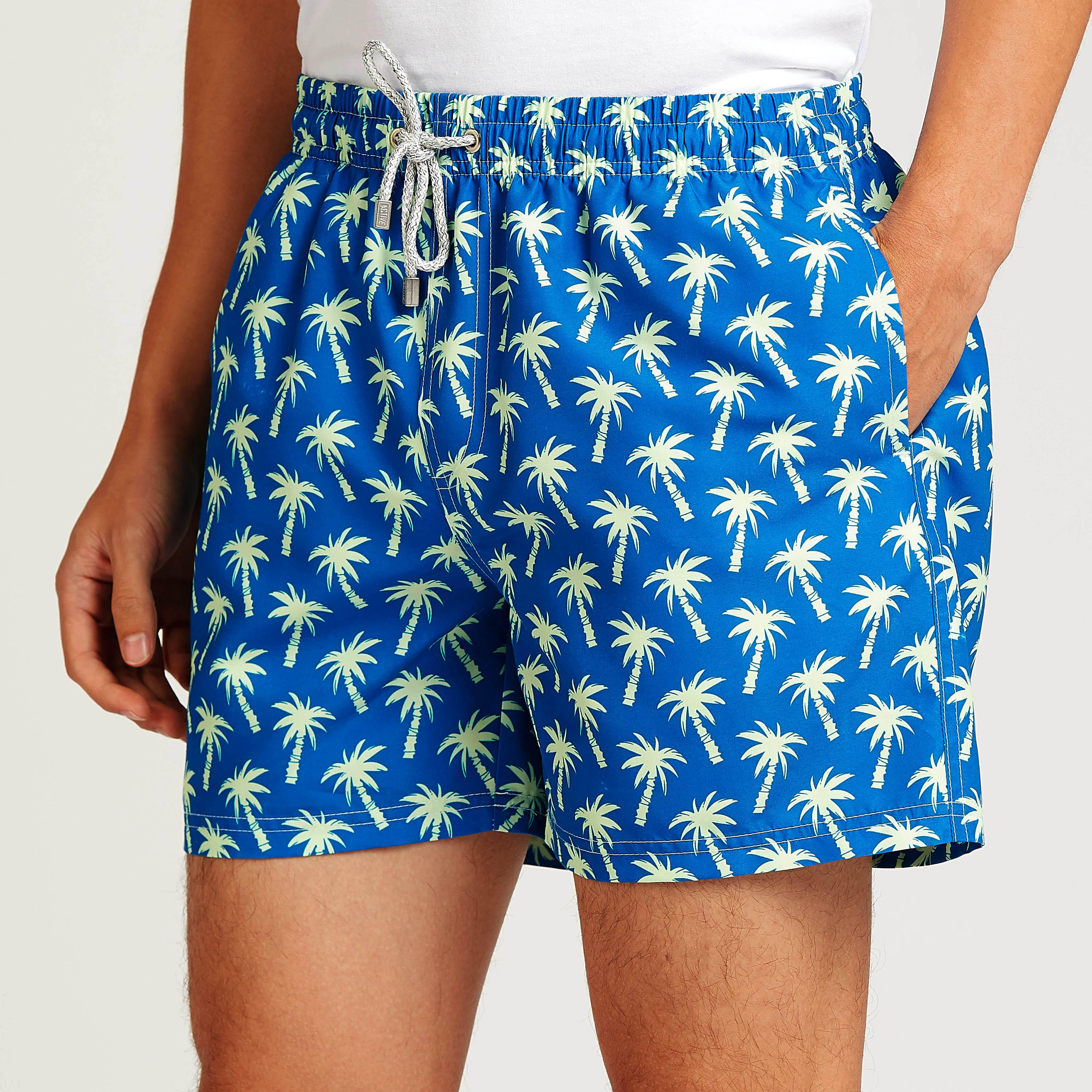 شورت سباحة بخصر مطاطي وجيوب وطبعات-men-clothing-bottoms-shorts-image-3