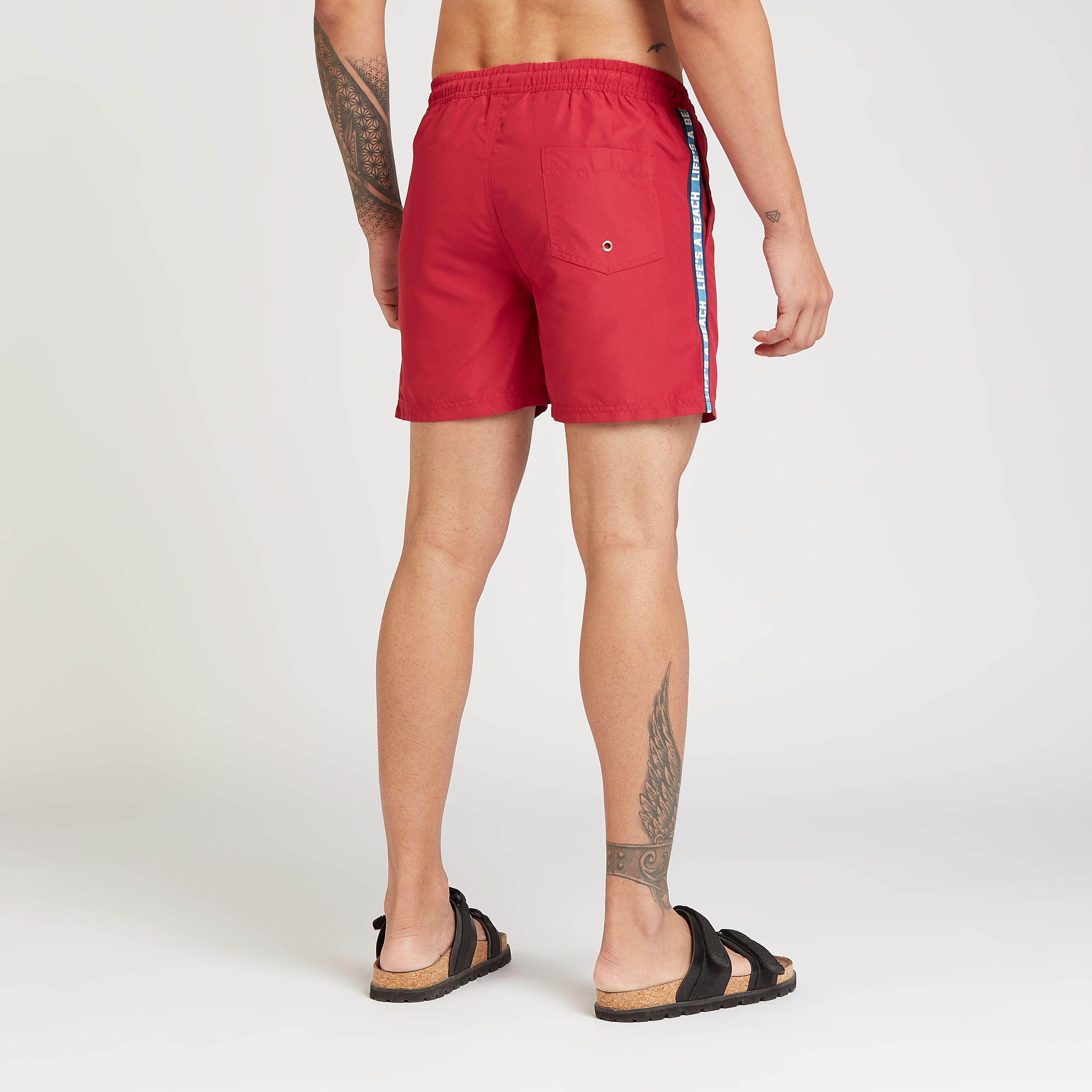 شورت سادة بتفاصيل شريطة جانبية ورباط إغلاق-men-clothing-bottoms-shorts-image-4