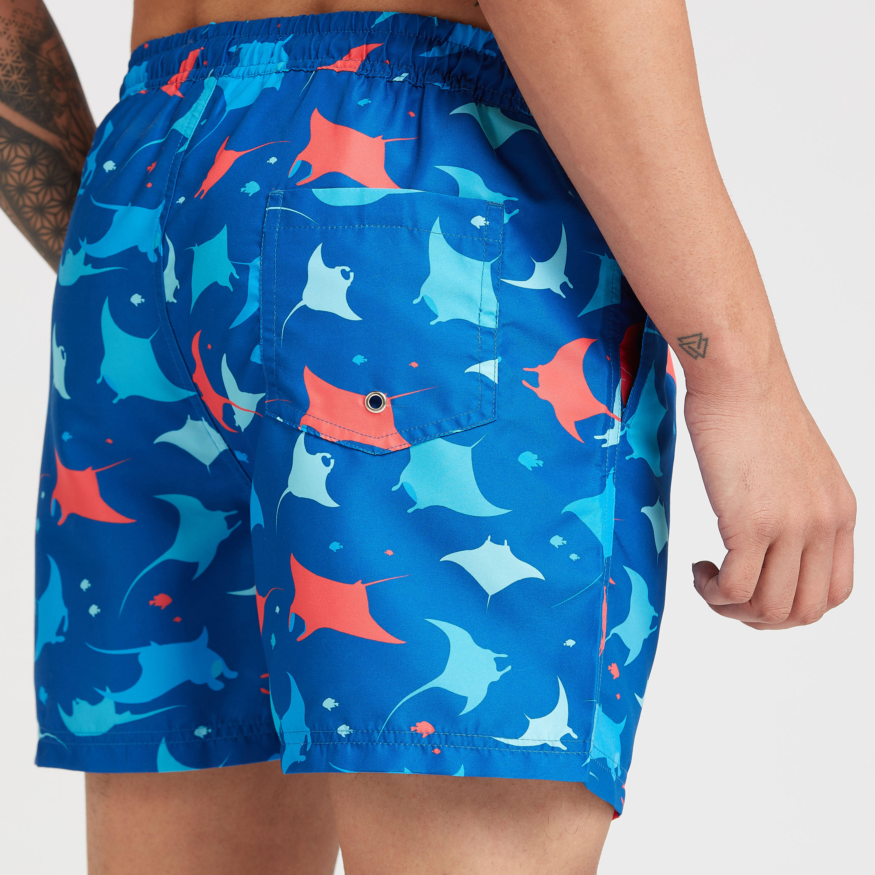 شورت بطبعات وتفاصيل جيوب ورباط-men-clothing-bottoms-shorts-image-2