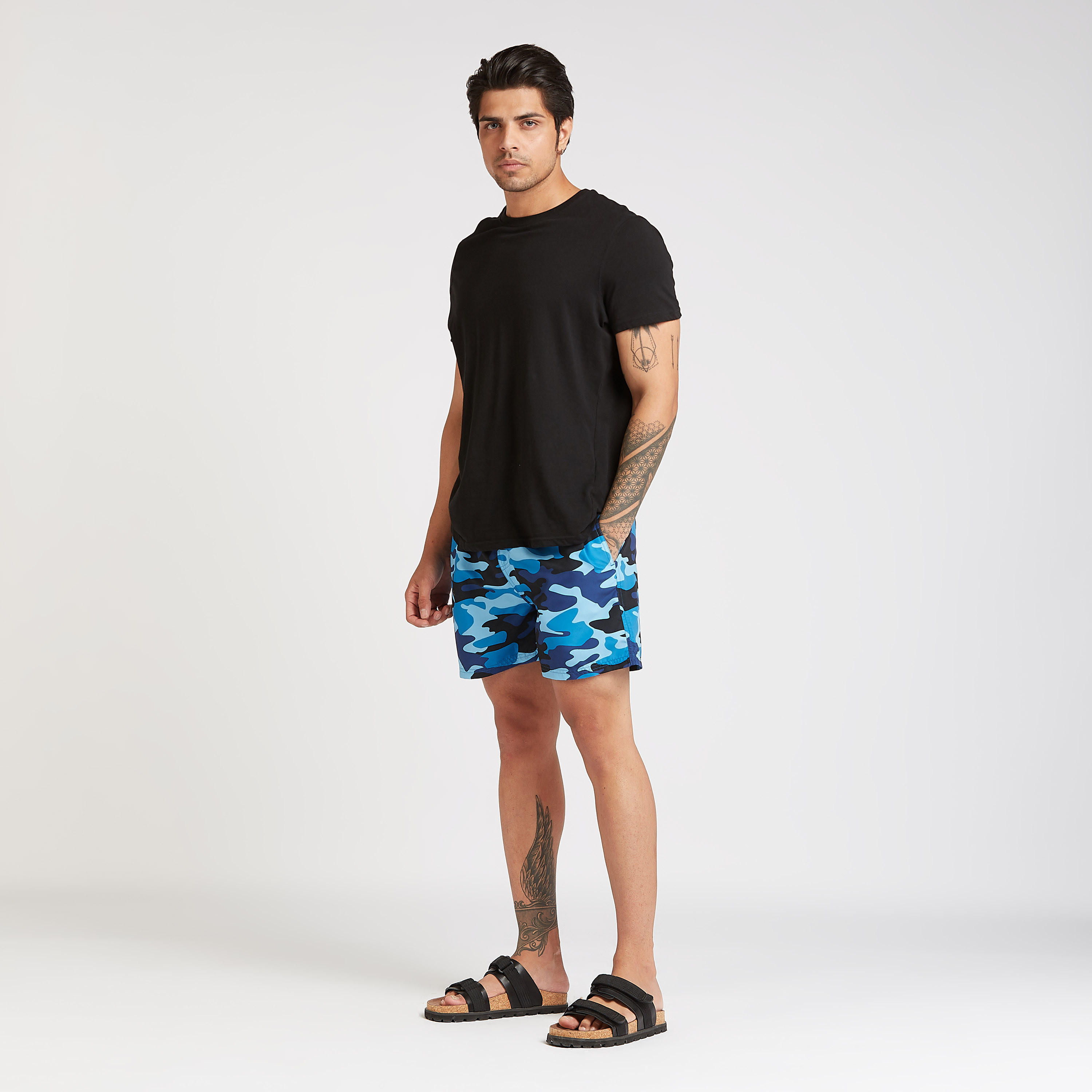 شورت بطبعات وتفاصيل جيوب ورباط-men-clothing-bottoms-shorts-image-2