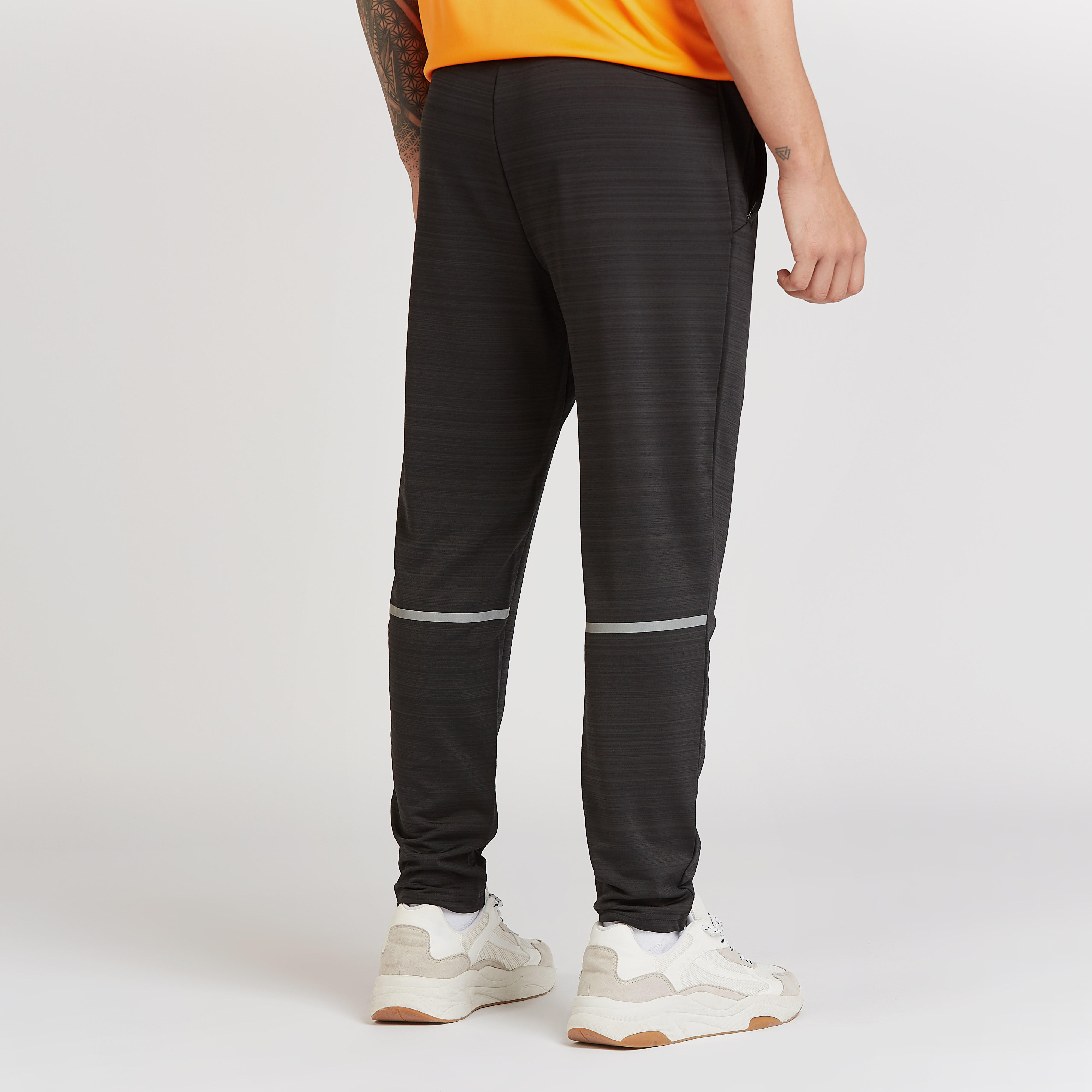 بنطلون رياضي طويل بطبعات وخصر مطّاطي وتفاصيل جيوب-men-clothing-sportswearandactivewear-bottoms-image-4