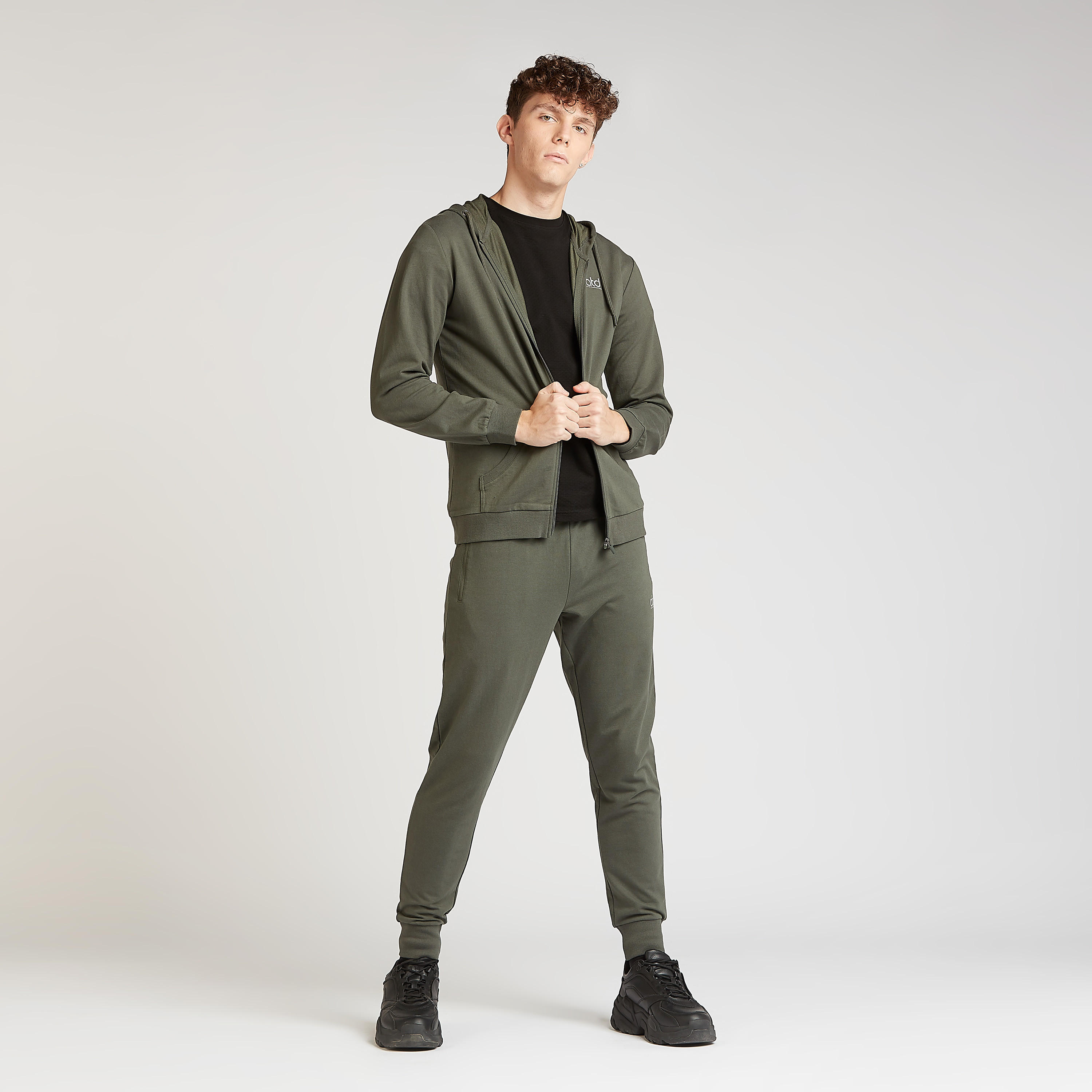 بنطلون رياضي مستدام سادة بتفاصيل جيوب و رباط-men-clothing-sportswearandactivewear-bottoms-image-4