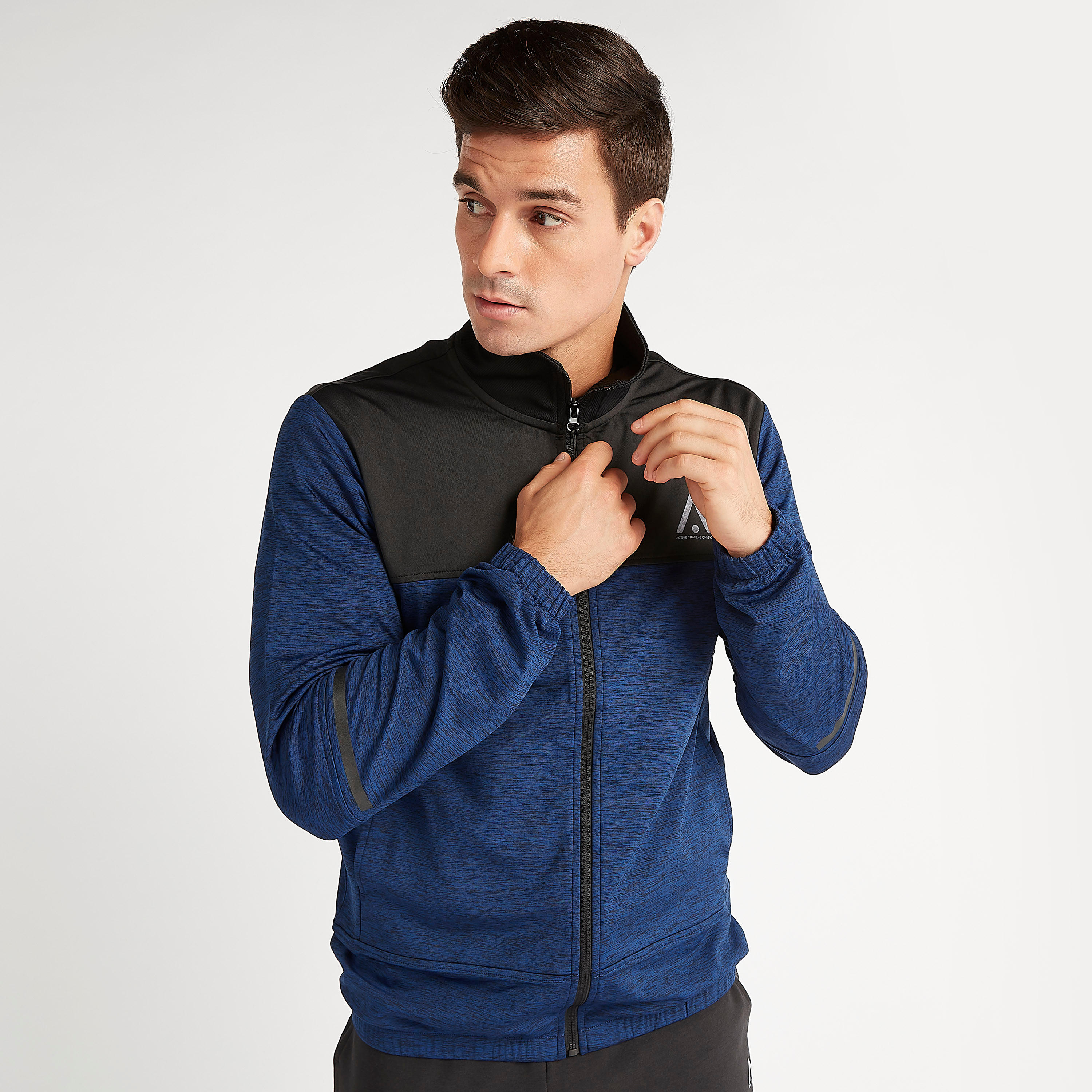 جاكيت بياقة عالية وأكمام طويلة وجيوب وسحّاب-men-clothing-jacketsandblazers-jackets-image-1
