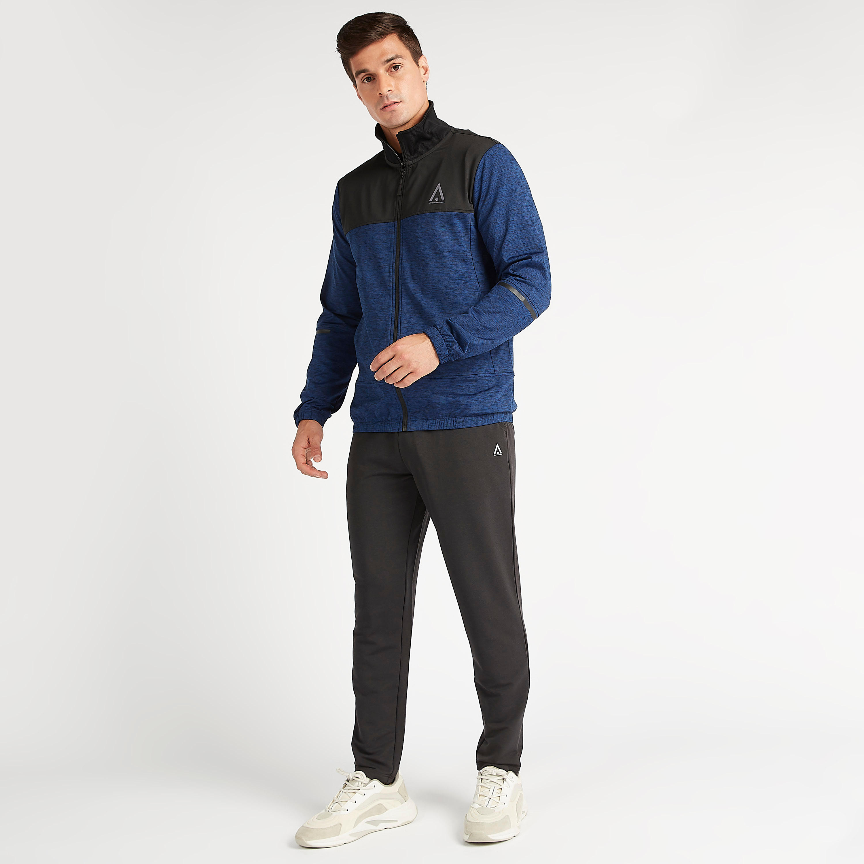 جاكيت بياقة عالية وأكمام طويلة وجيوب وسحّاب-men-clothing-jacketsandblazers-jackets-image-2