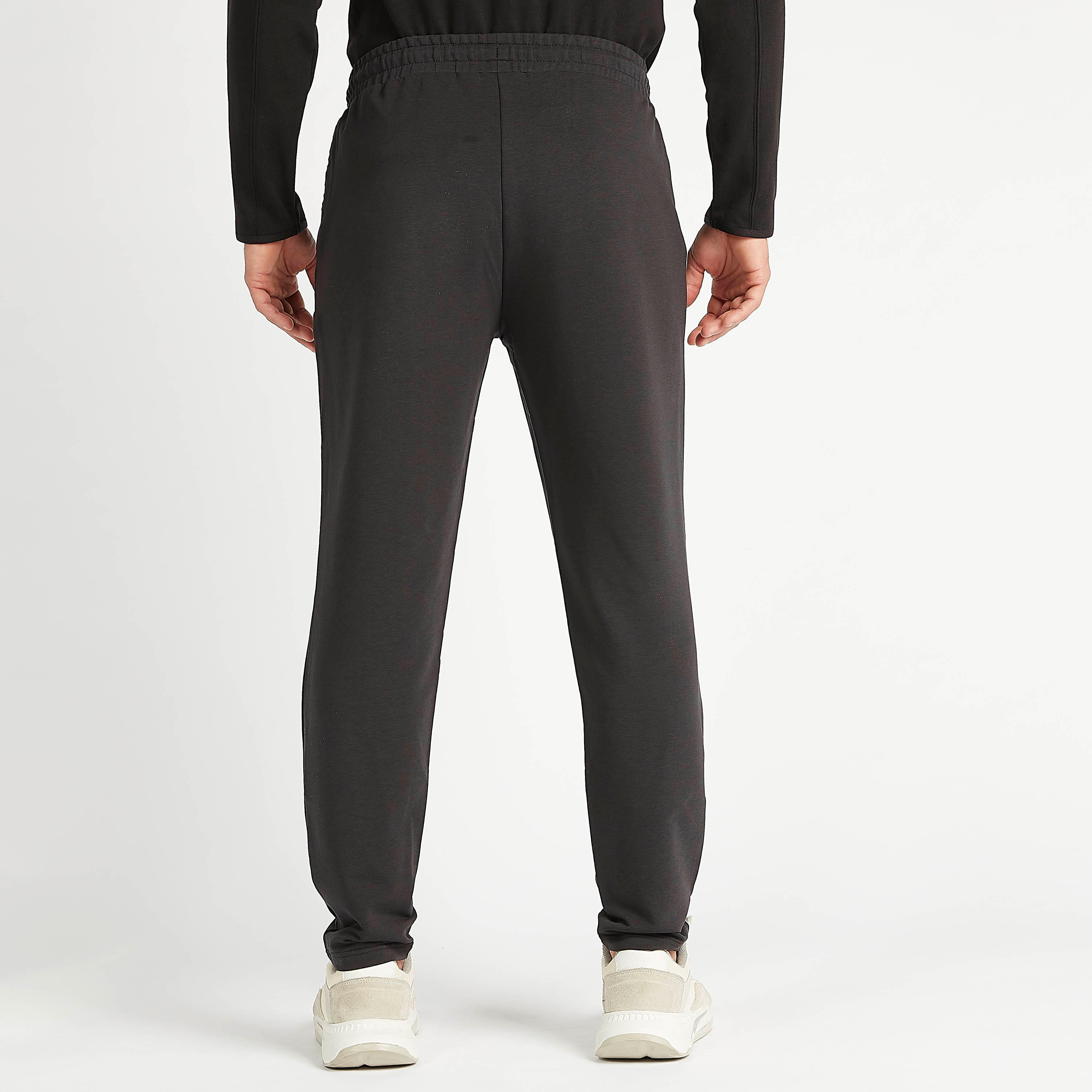بنطلون رياضي مستدام سادة بجيوب ورباط إغلاق-men-clothing-sportswearandactivewear-bottoms-image-1