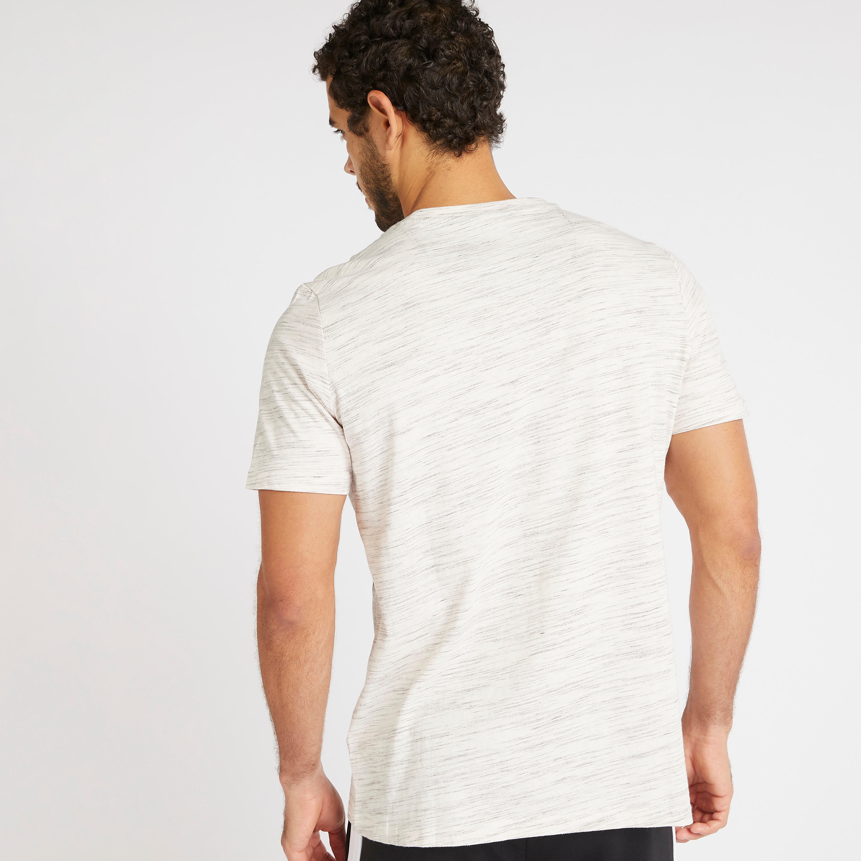 تيشيرت بياقة ضيقة وأكمام قصيرة وطبعات-men-clothing-sportswearandactivewear-tshirtsandpolos-image-1
