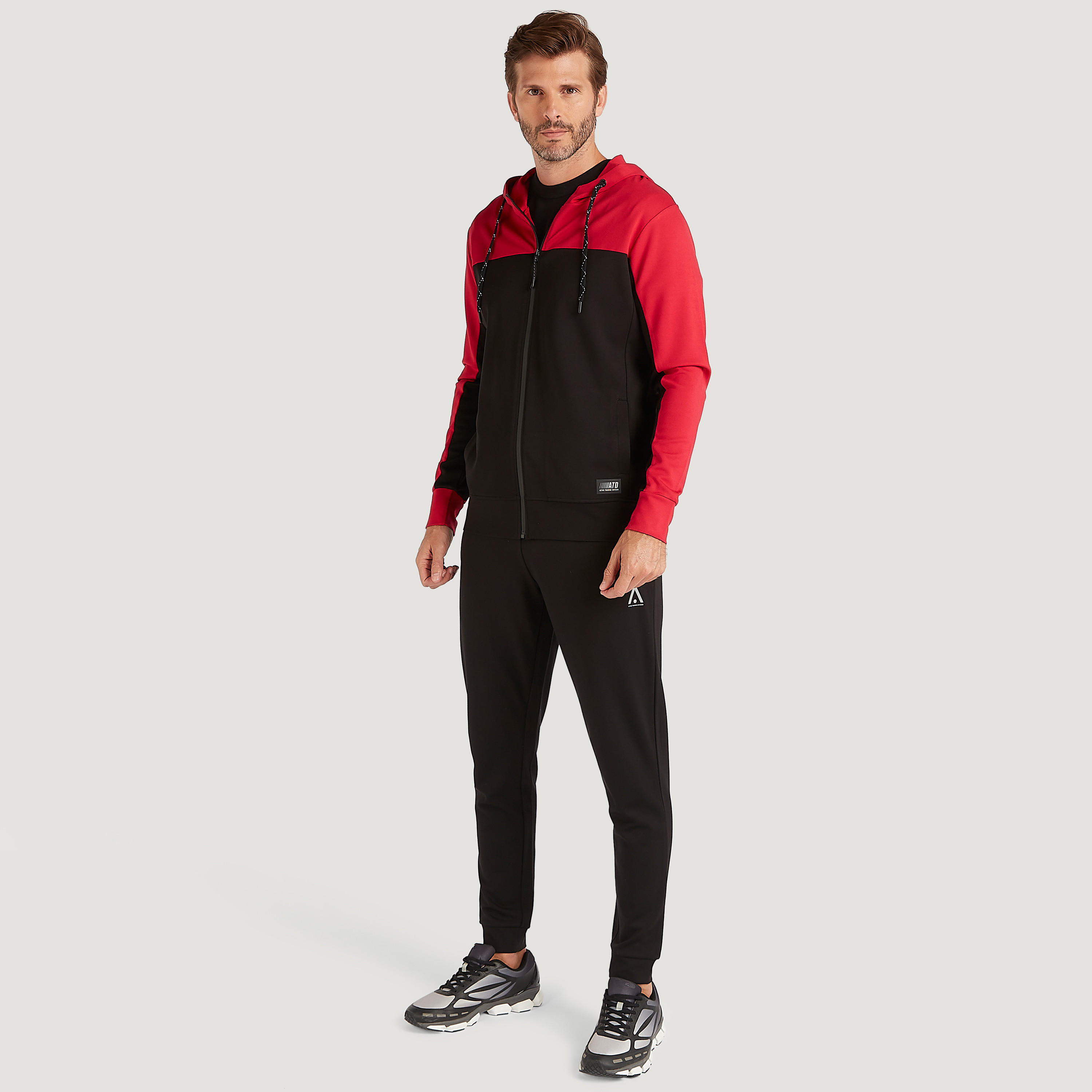 بنطلون رياضي سادة بجيوب ورباط إغلاق-men-clothing-sportswearandactivewear-bottoms-image-3
