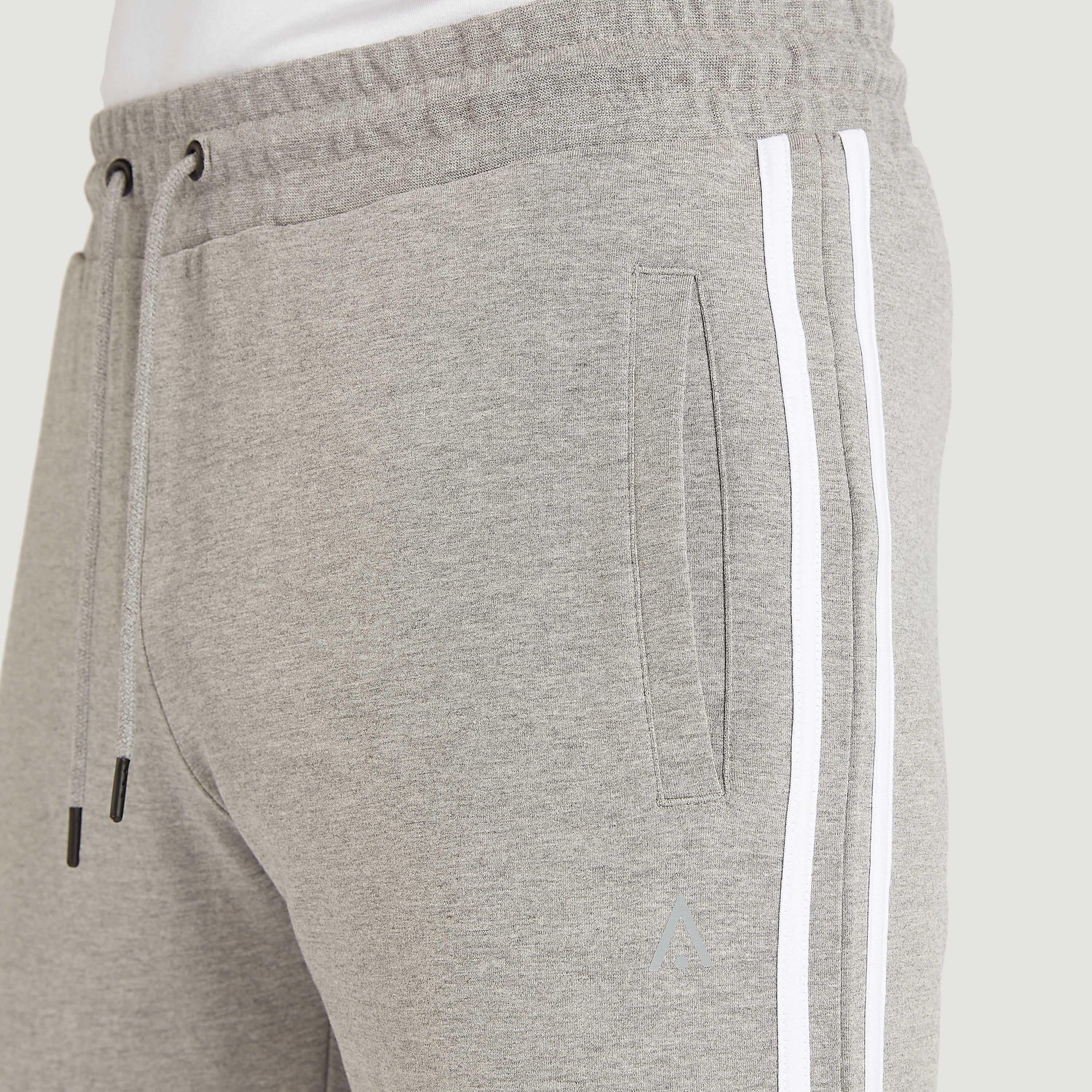 بنطلون رياضي سادة بجيوب ورباط إغلاق-men-clothing-sportswearandactivewear-bottoms-image-2