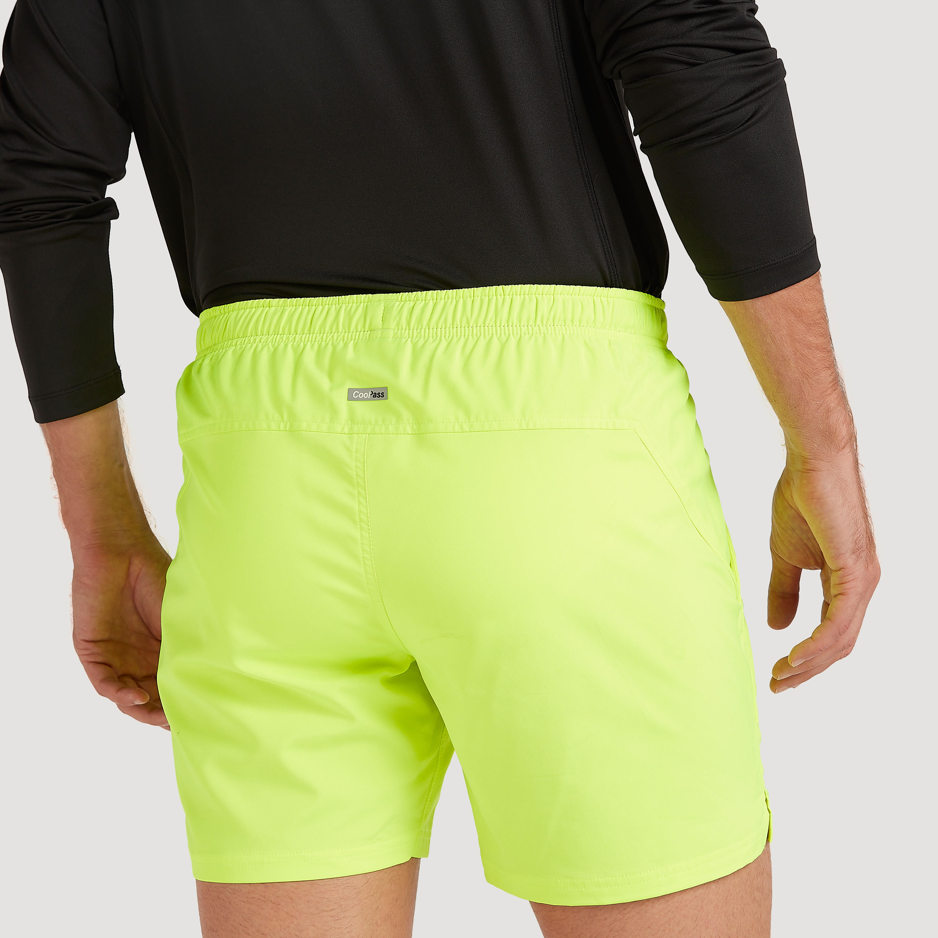 شورت سادة بخصر مطاطي وجيوب-men-clothing-sportswearandactivewear-bottoms-image-6