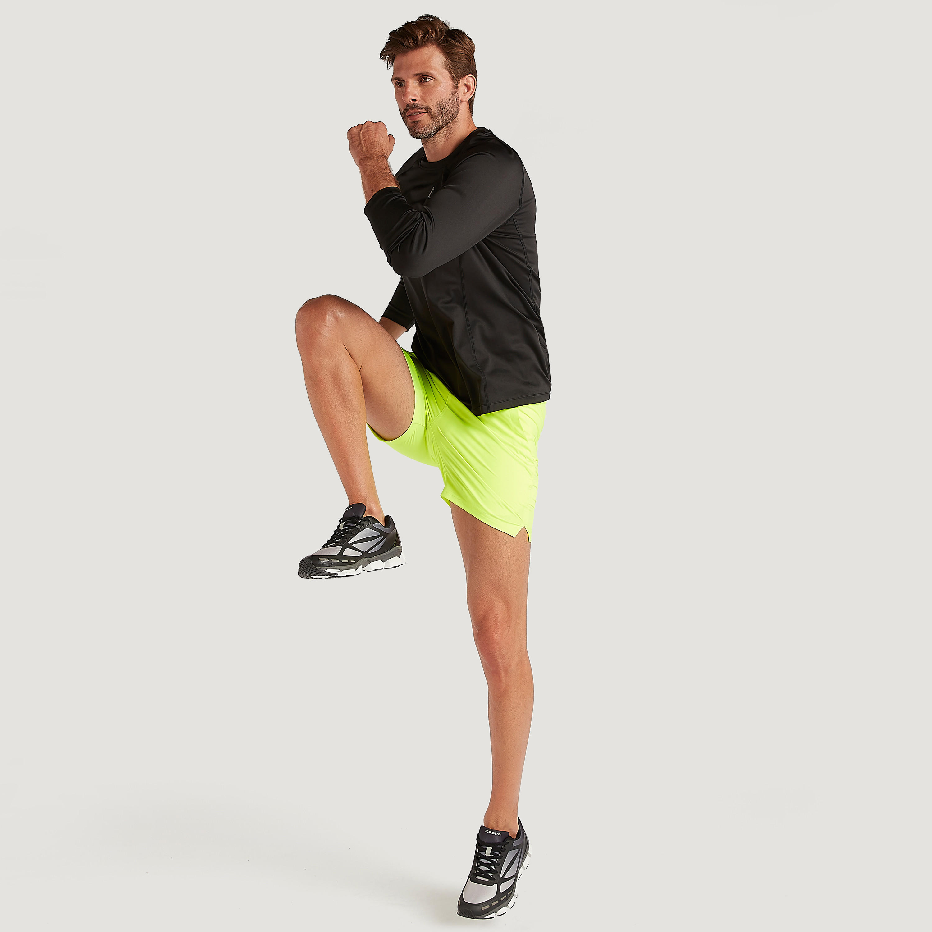 شورت سادة بخصر مطاطي وجيوب-men-clothing-sportswearandactivewear-bottoms-image-4