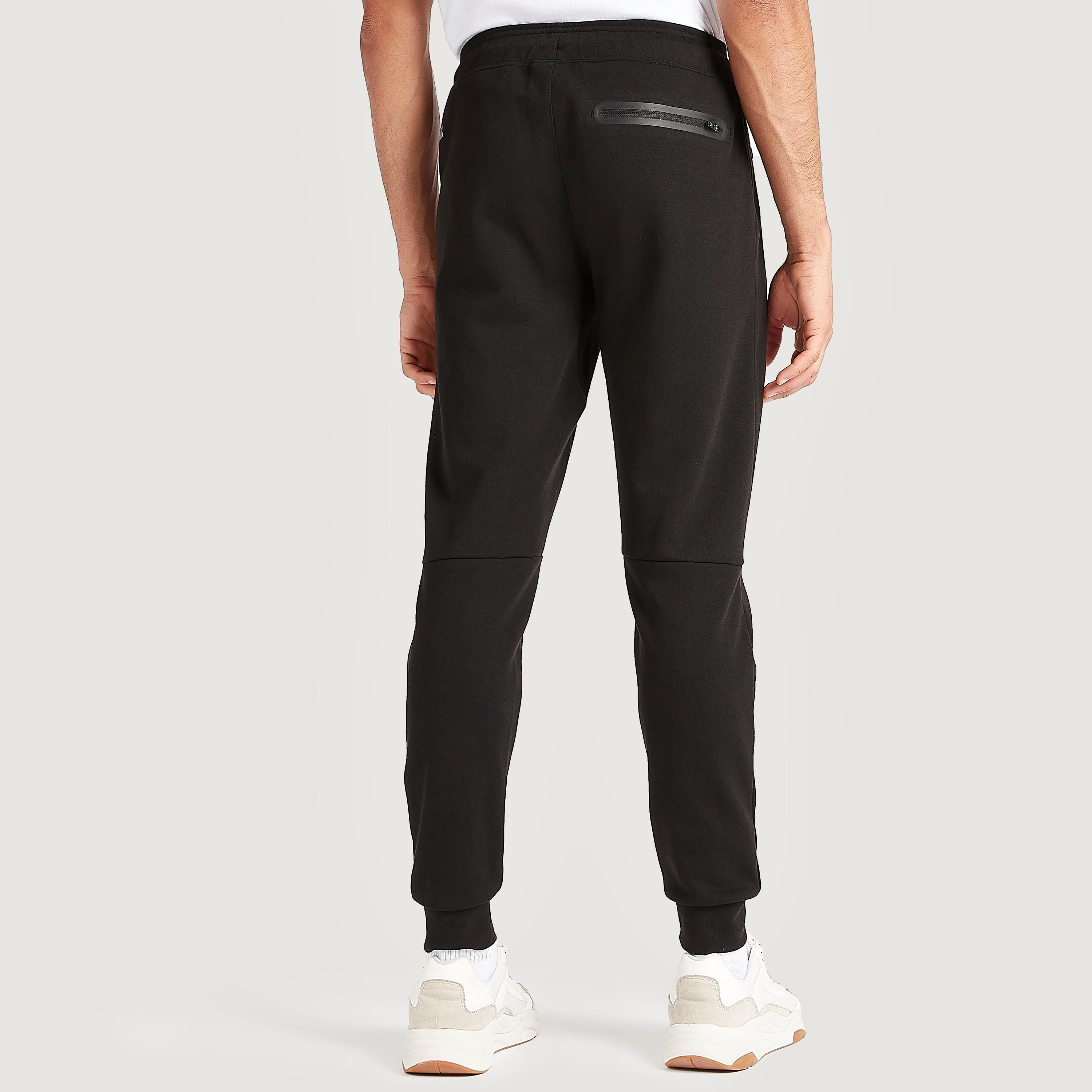 بنطلون رياضي سادة بجيوب ورباط إغلاق-men-clothing-sportswearandactivewear-bottoms-image-3