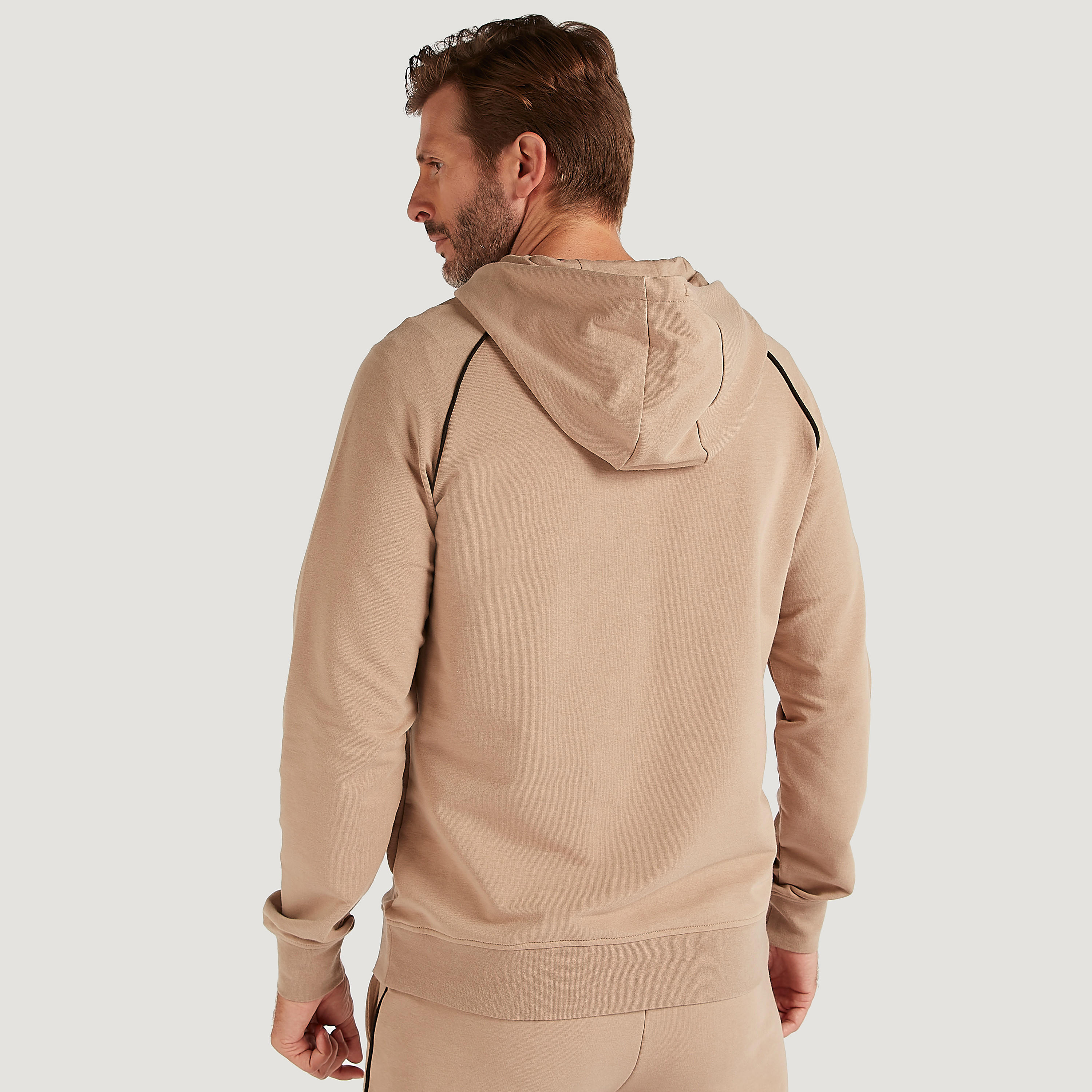 هودي مستدام سادة بسحّاب إغلاق وأكمام طويلة وجيوب-men-winterwear-hoodiesandsweatshirts-image-4