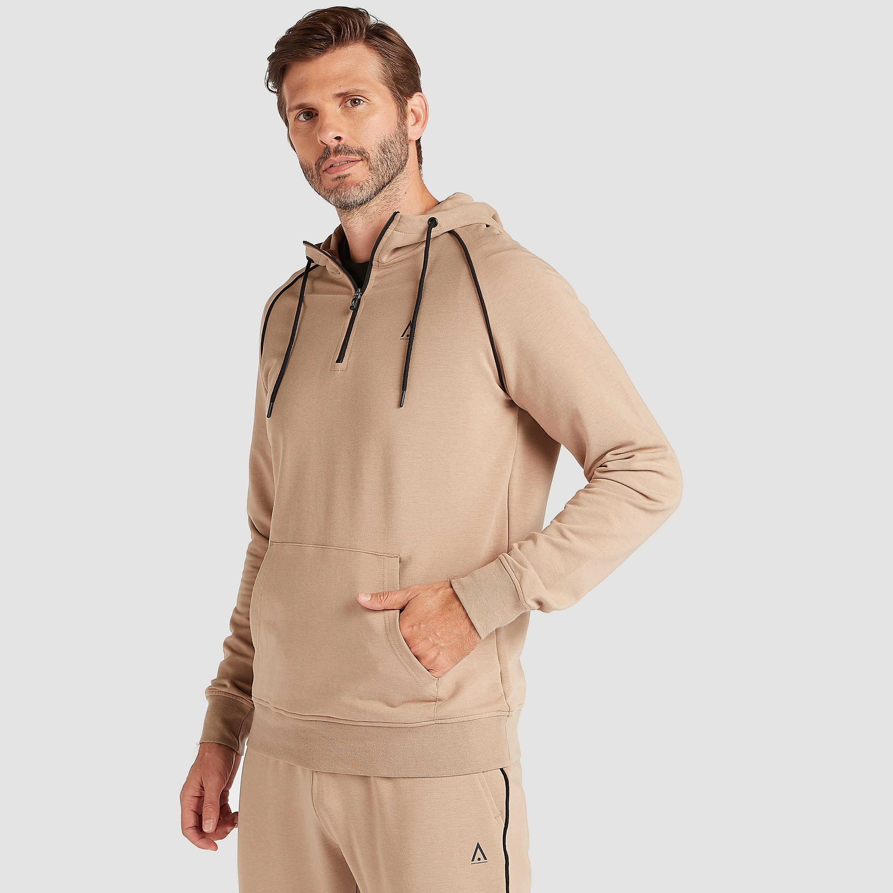 هودي مستدام سادة بسحّاب إغلاق وأكمام طويلة وجيوب-men-winterwear-hoodiesandsweatshirts-image-5