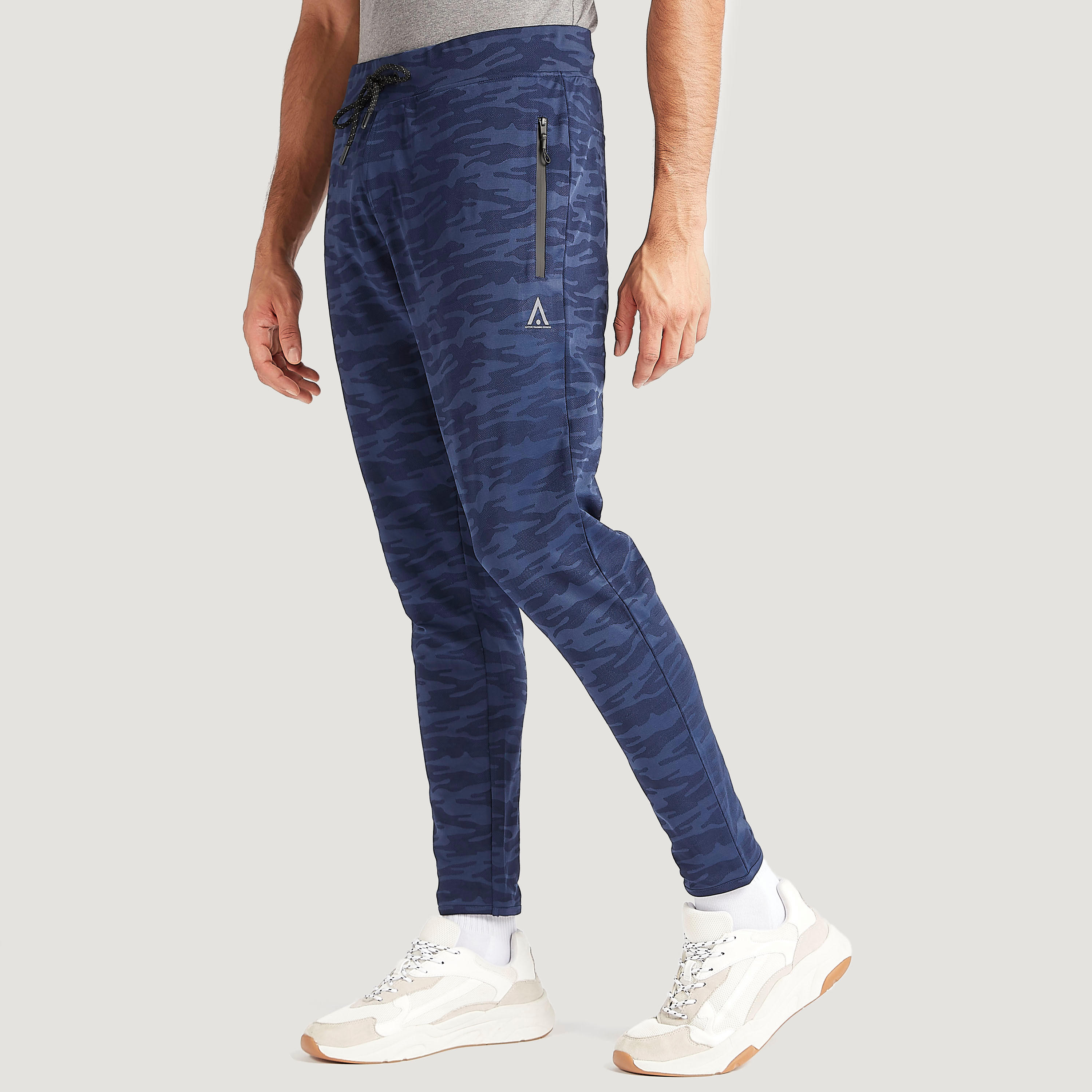 بنطلون رياضي بطبعات مموهة وجيوب ورباط إغلاق-men-clothing-sportswearandactivewear-bottoms-image-5