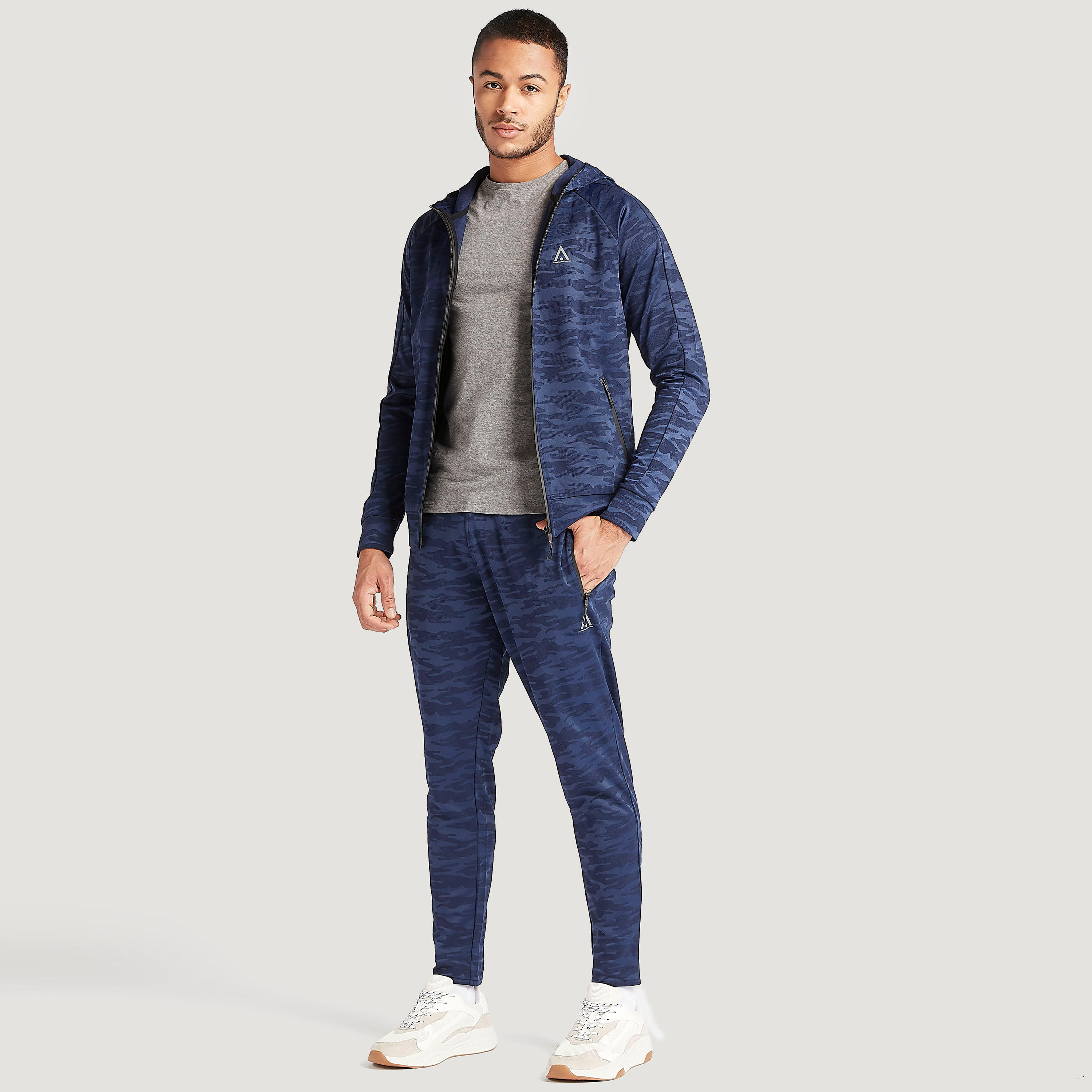 بنطلون رياضي بطبعات مموهة وجيوب ورباط إغلاق-men-clothing-sportswearandactivewear-bottoms-image-4