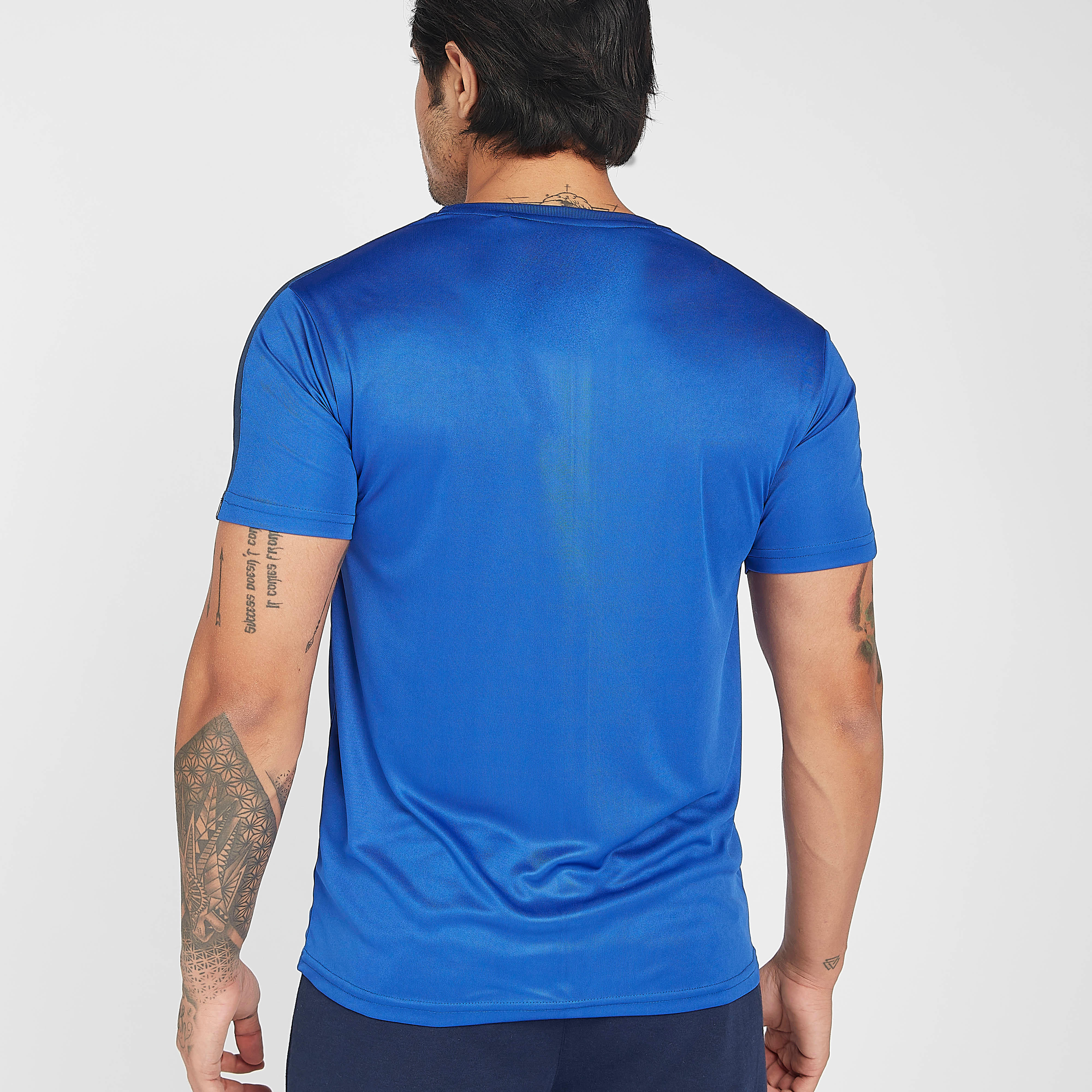 تيشيرت جيرسي بياقة ضيّقة بطبعا لوجو أي بي إل من إم آي-men-clothing-sportswearandactivewear-tshirtsandpolos-image-5