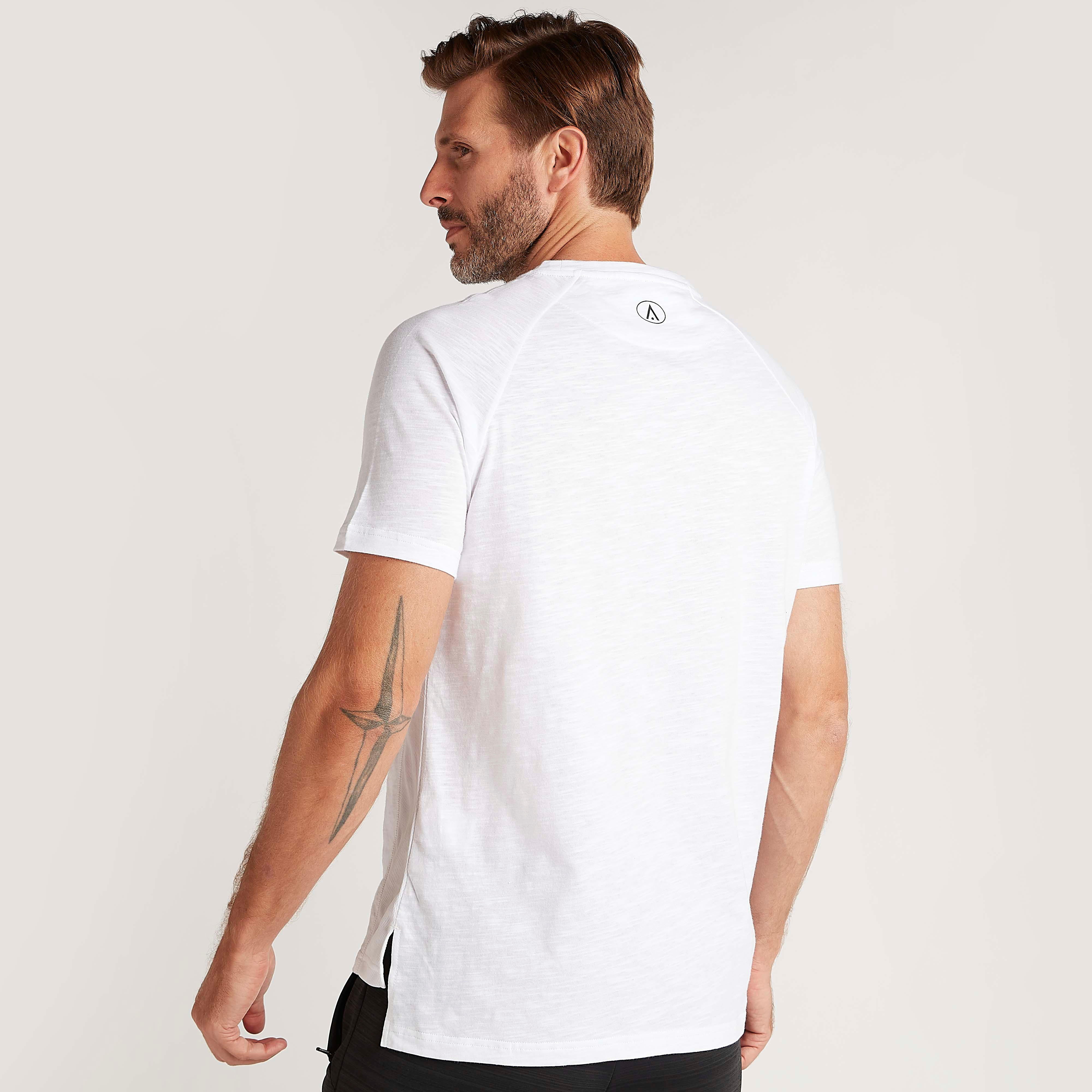 Solid T-shirt with High Low Hem and Short Sleeves-men-clothing-sportswearandactivewear-tshirtsandpolos-image-4