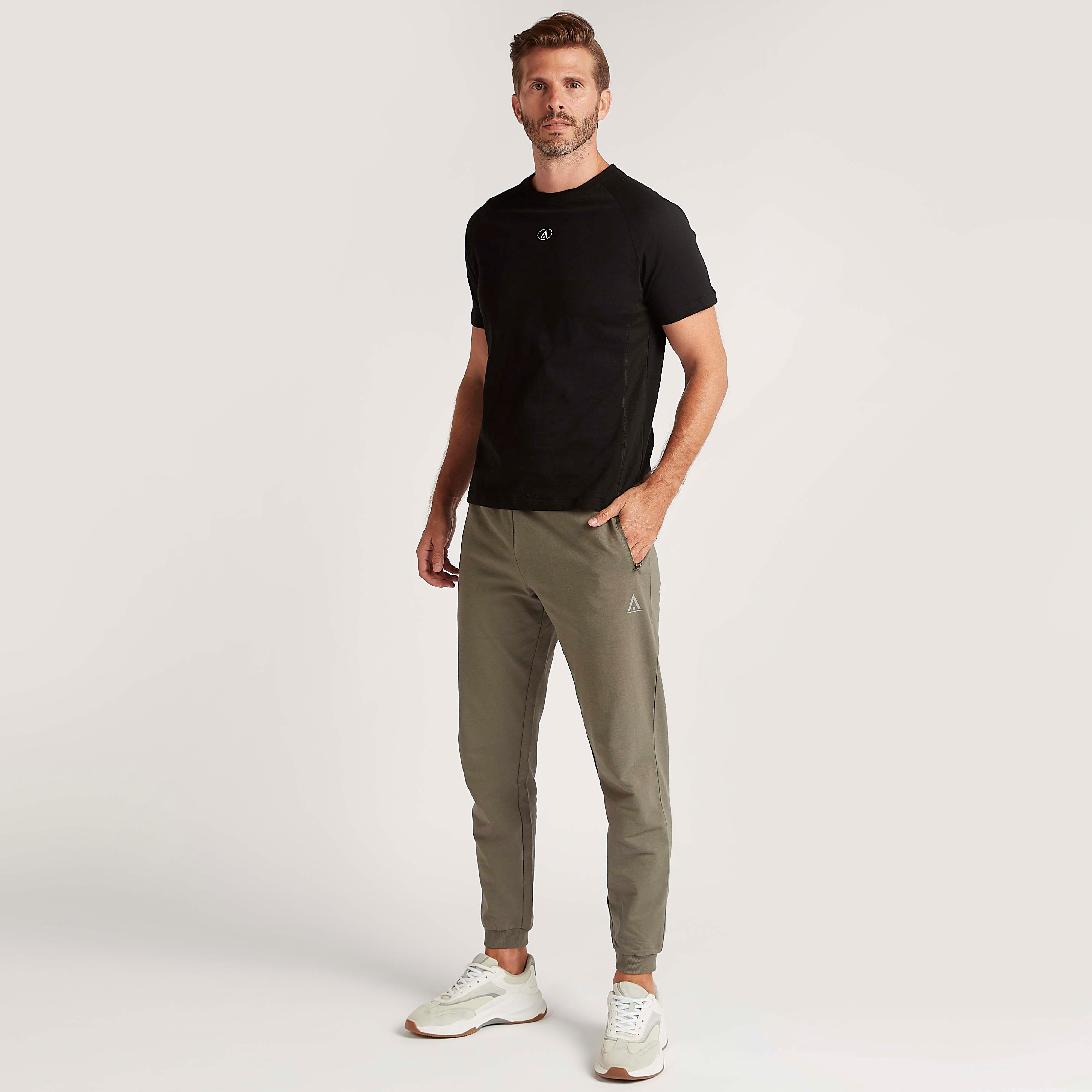 تيشيرت سادة بأكمام قصيرة وأطراف غير مستوية-men-clothing-sportswearandactivewear-tshirtsandpolos-image-5