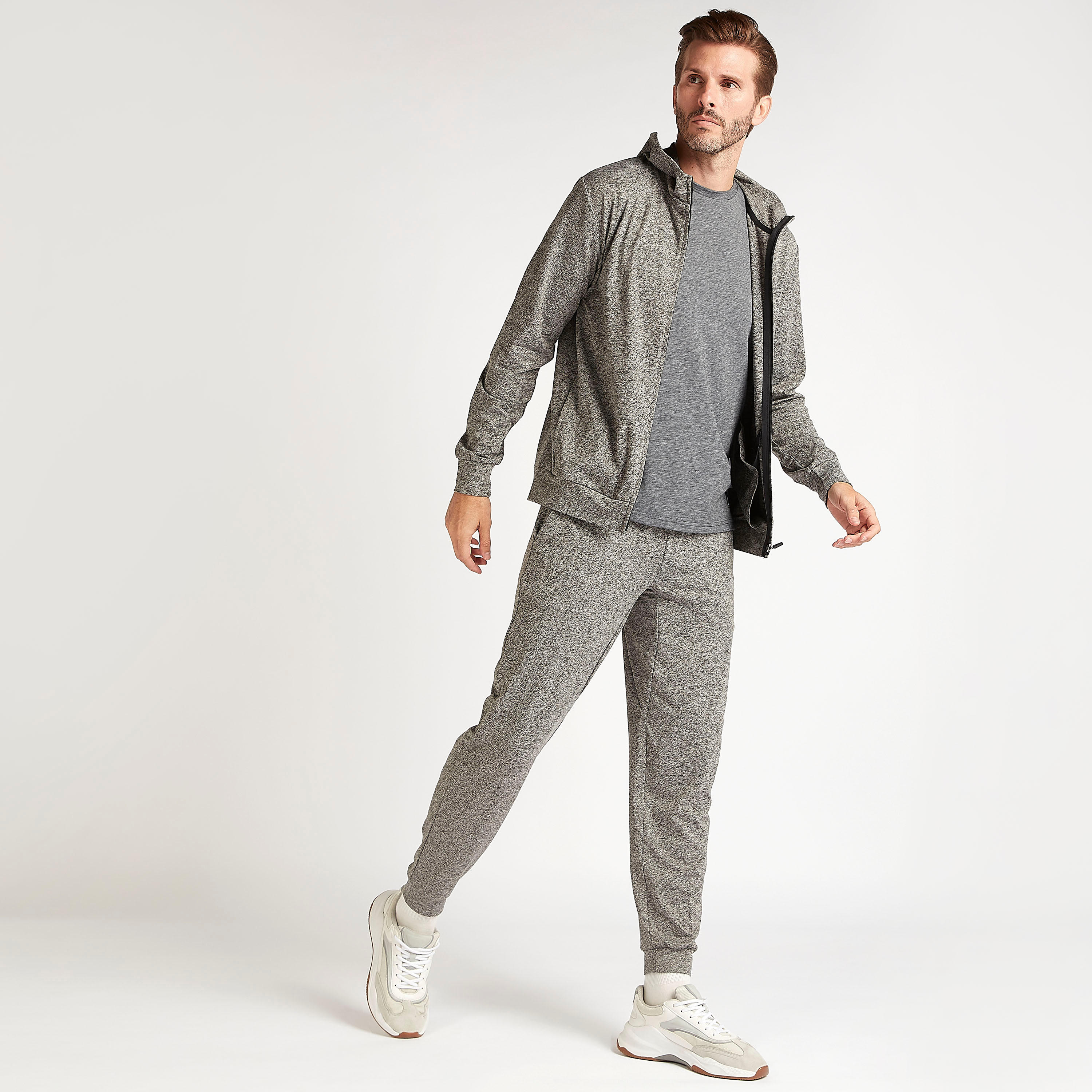 تيشيرت بياقة ضيقة وأكمام قصيرة وطبعات-men-clothing-sportswearandactivewear-tshirtsandpolos-image-5