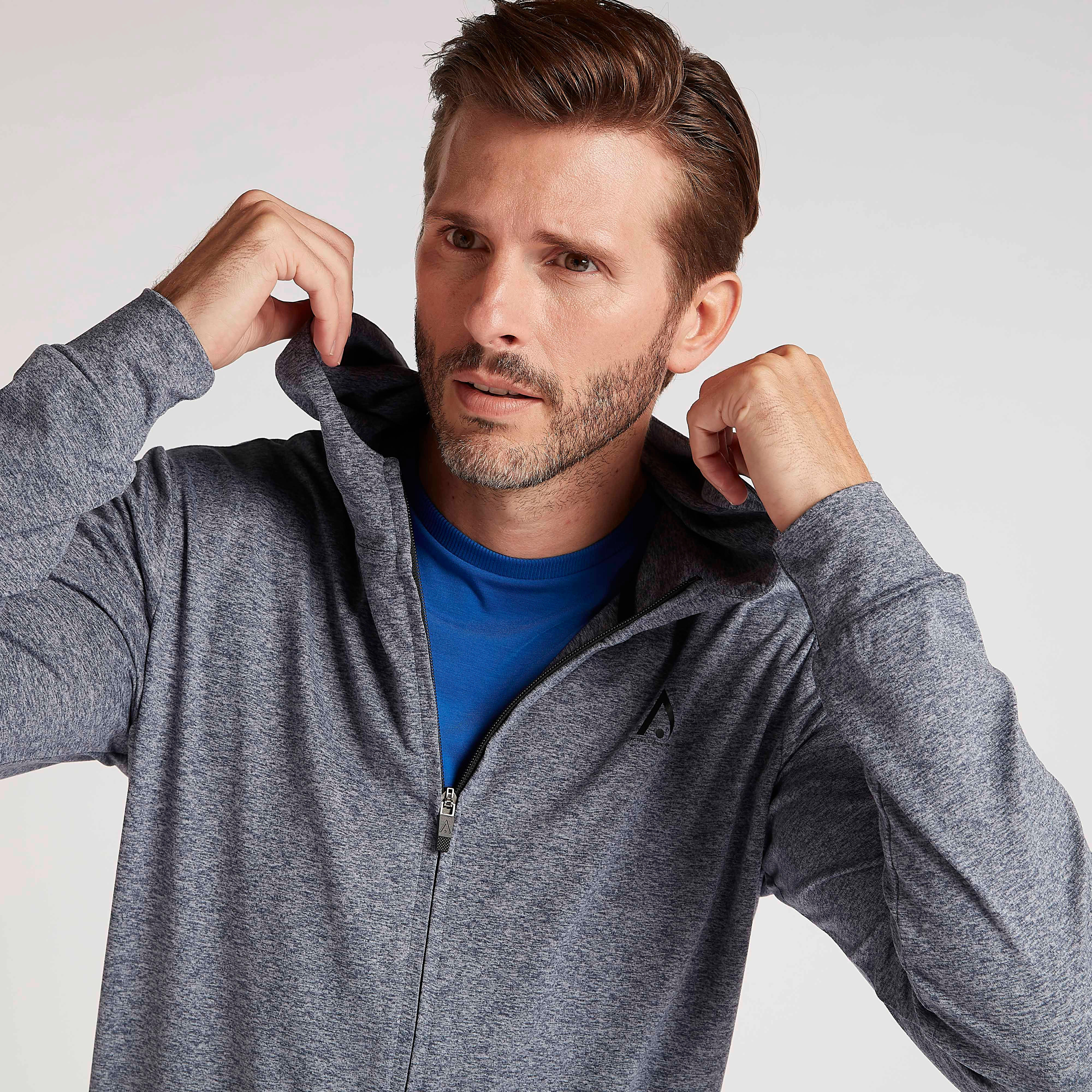 هودي سادة بسحّاب وأكمام طويلة وجيوب-men-winterwear-hoodiesandsweatshirts-image-3