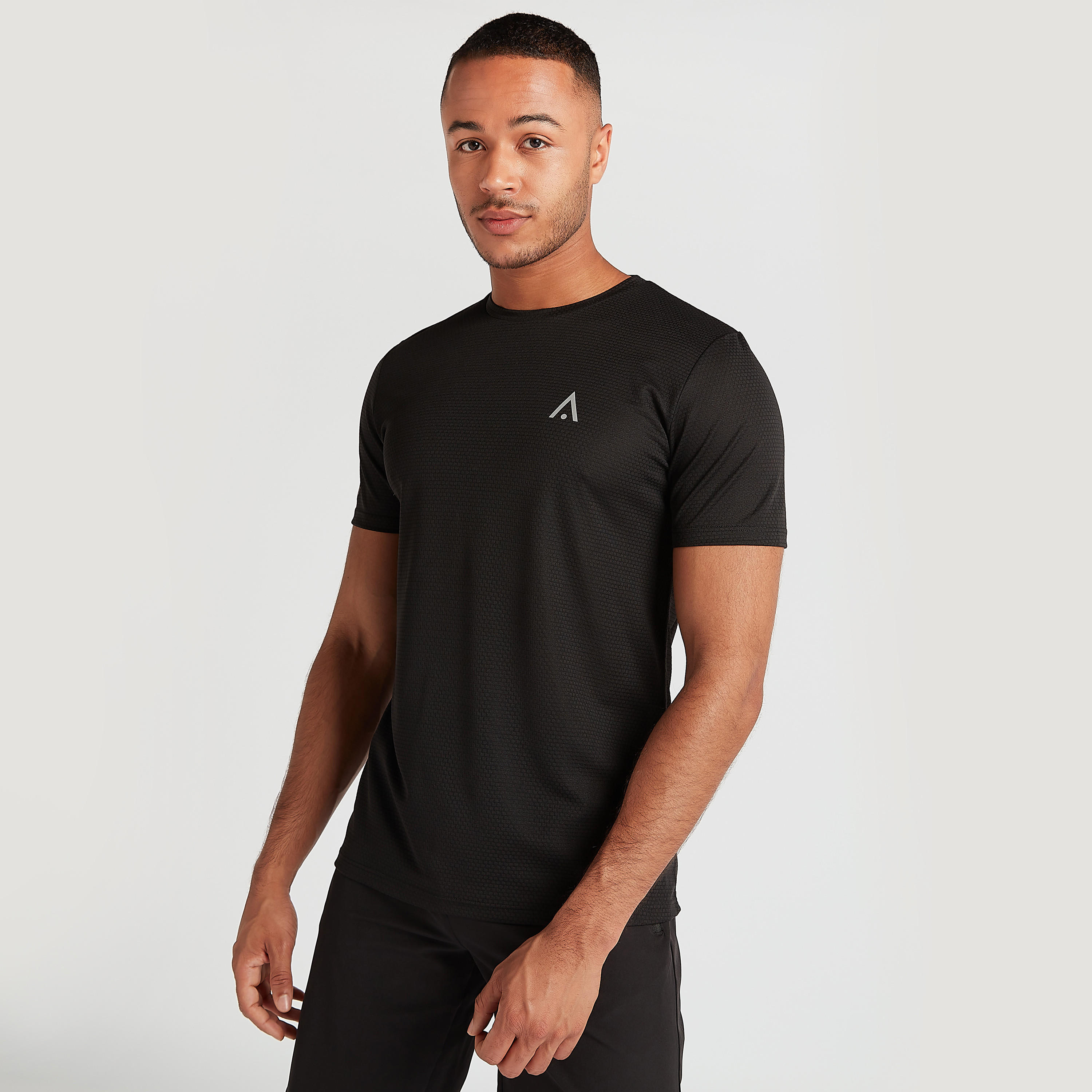 تيشيرت بياقة ضيقة وأكمام قصيرة وطبغات لوجو-men-clothing-sportswearandactivewear-tshirtsandpolos-image-1