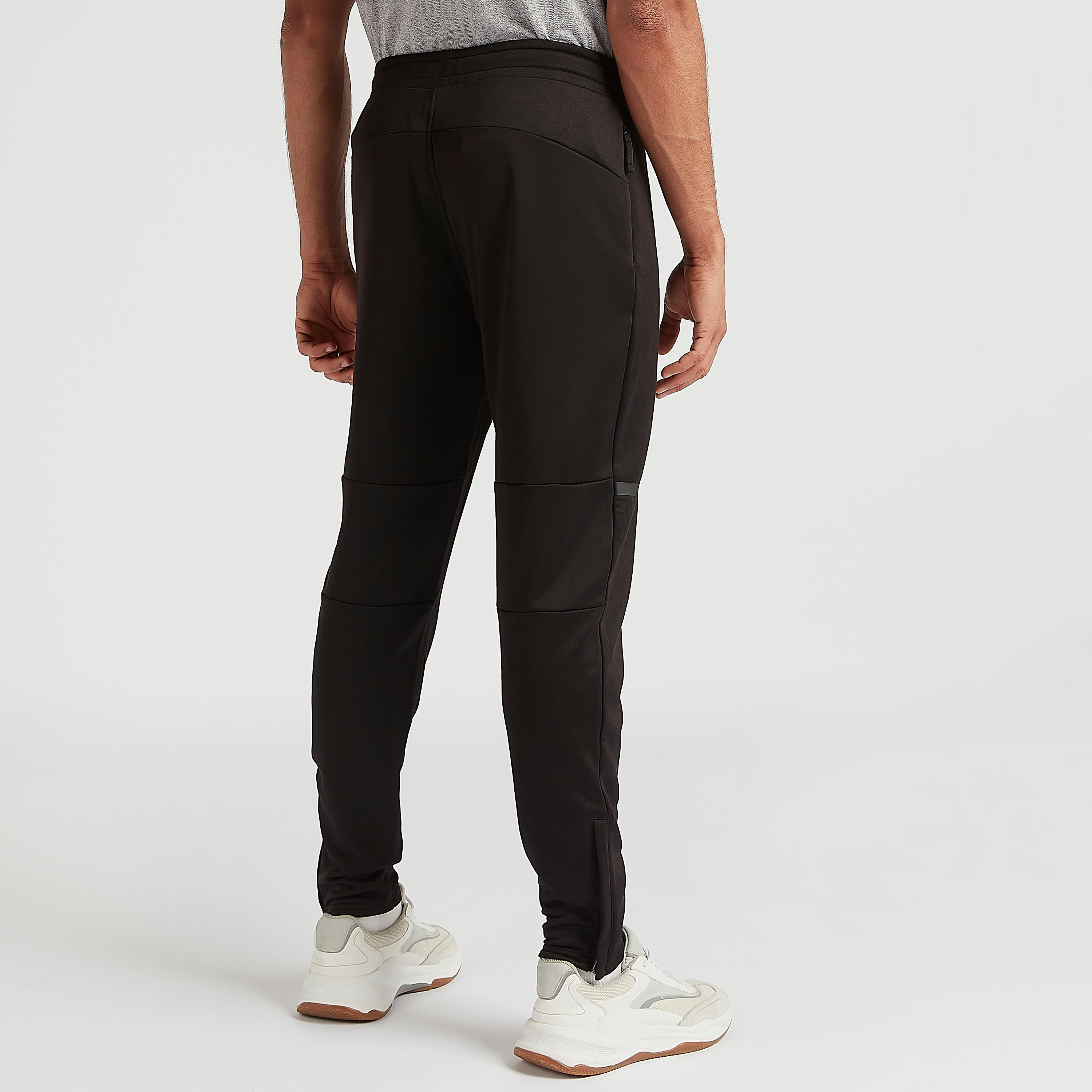 بنطلون رياضي سادة بجيوب وخصر مطّاطي-men-clothing-sportswearandactivewear-bottoms-image-3