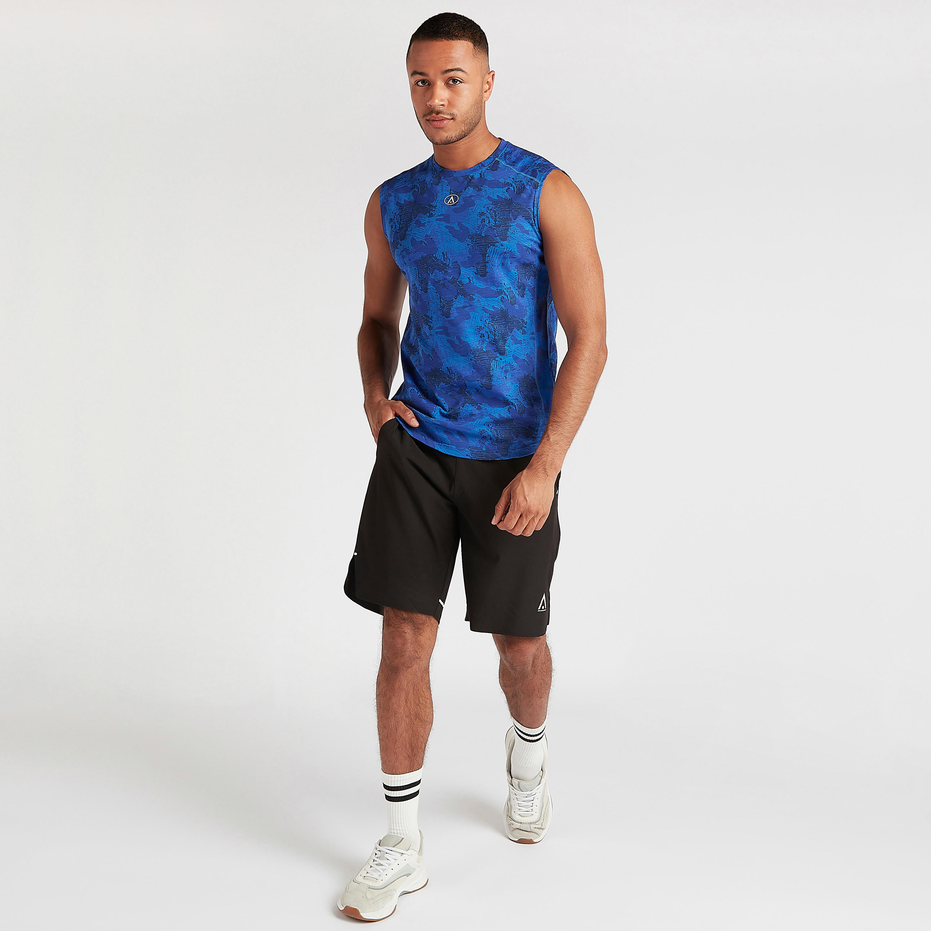 Printed Vest with Crew Neck-men-clothing-sportswearandactivewear-tshirtsandpolos-image-2