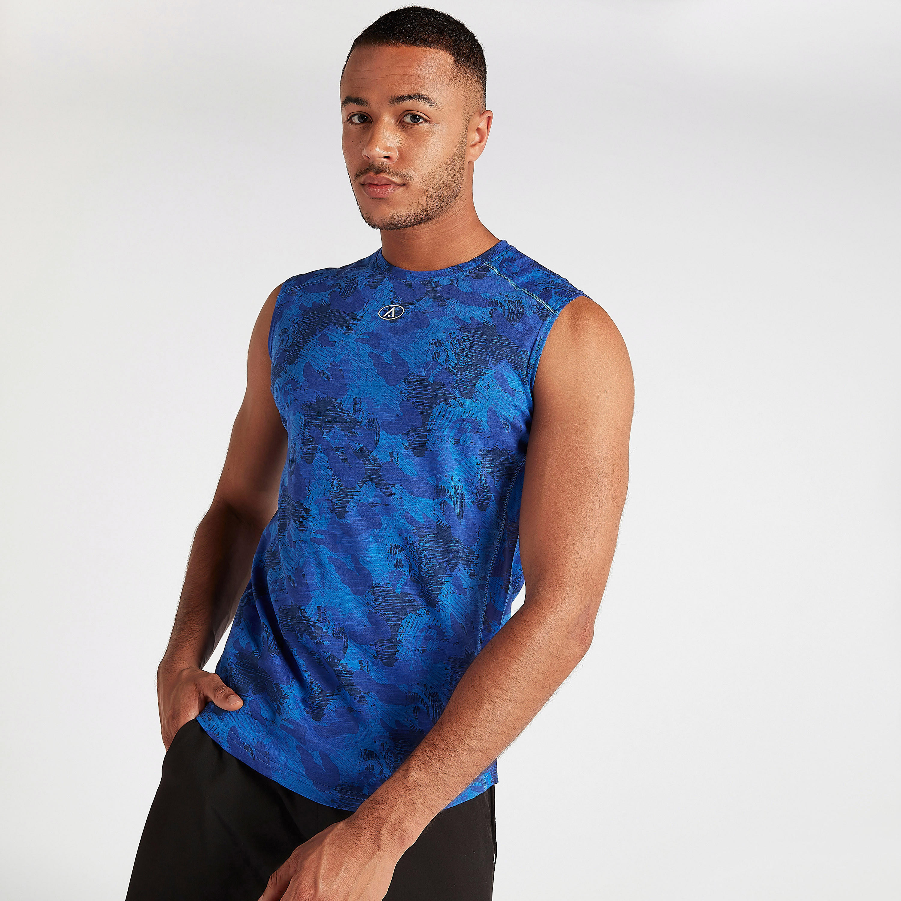 Printed Vest with Crew Neck-men-clothing-sportswearandactivewear-tshirtsandpolos-image-5